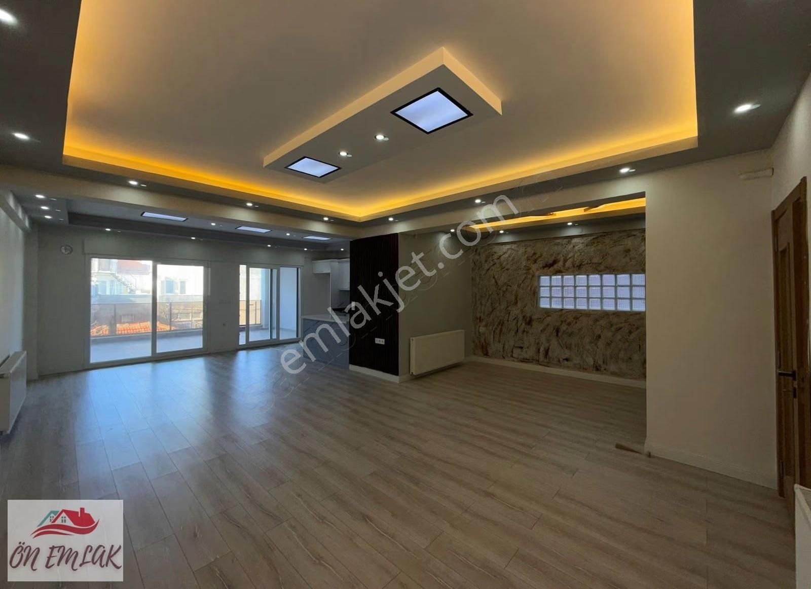 Burhaniye Öğretmenler Mahallesinde Satılık 4+1 Kat Dubleksi!