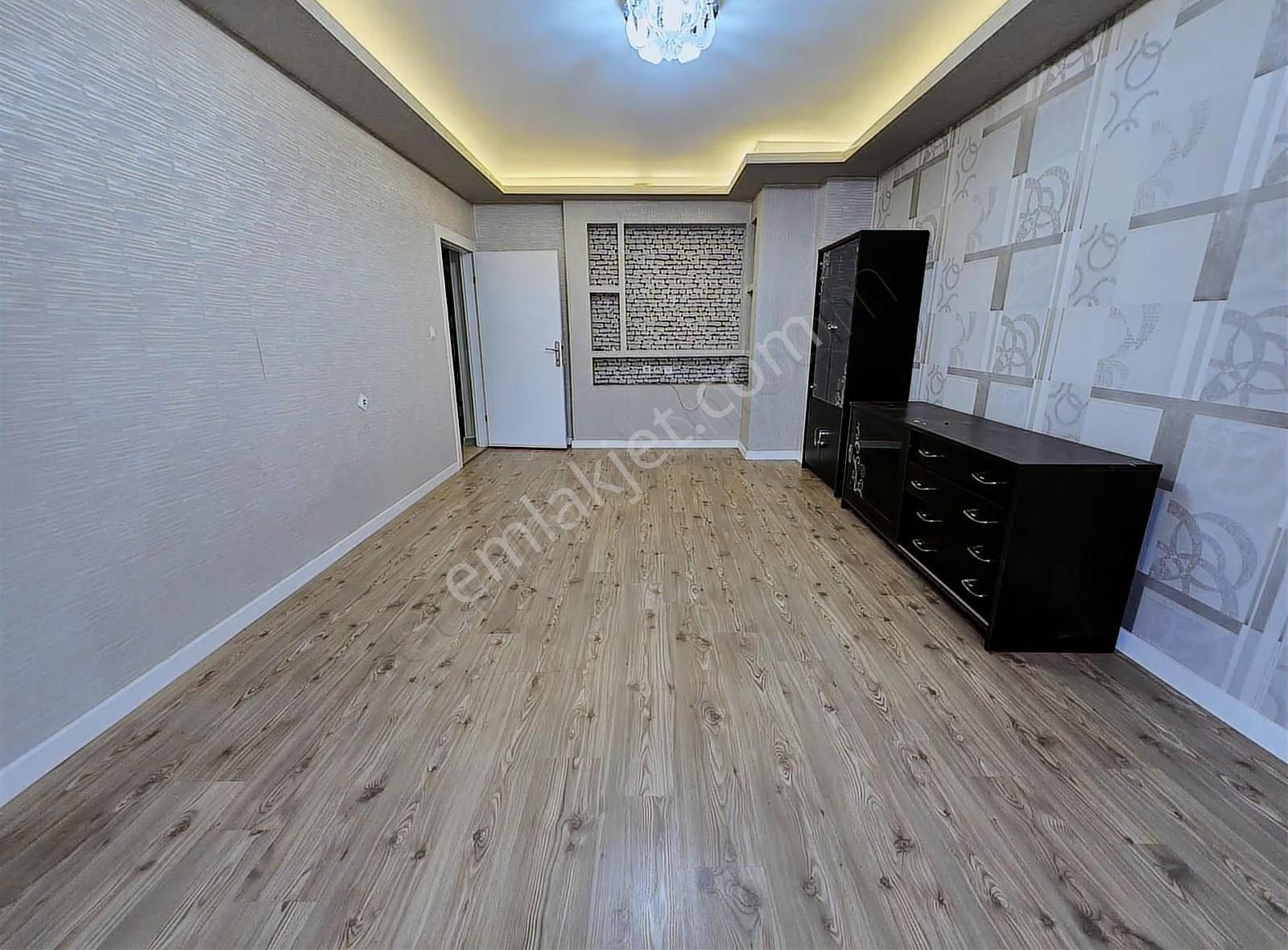Piyade Mh.de 10 Yıllık Bina 4+1 Çok Geniş Ön Cephe Satılık - Görsel 15