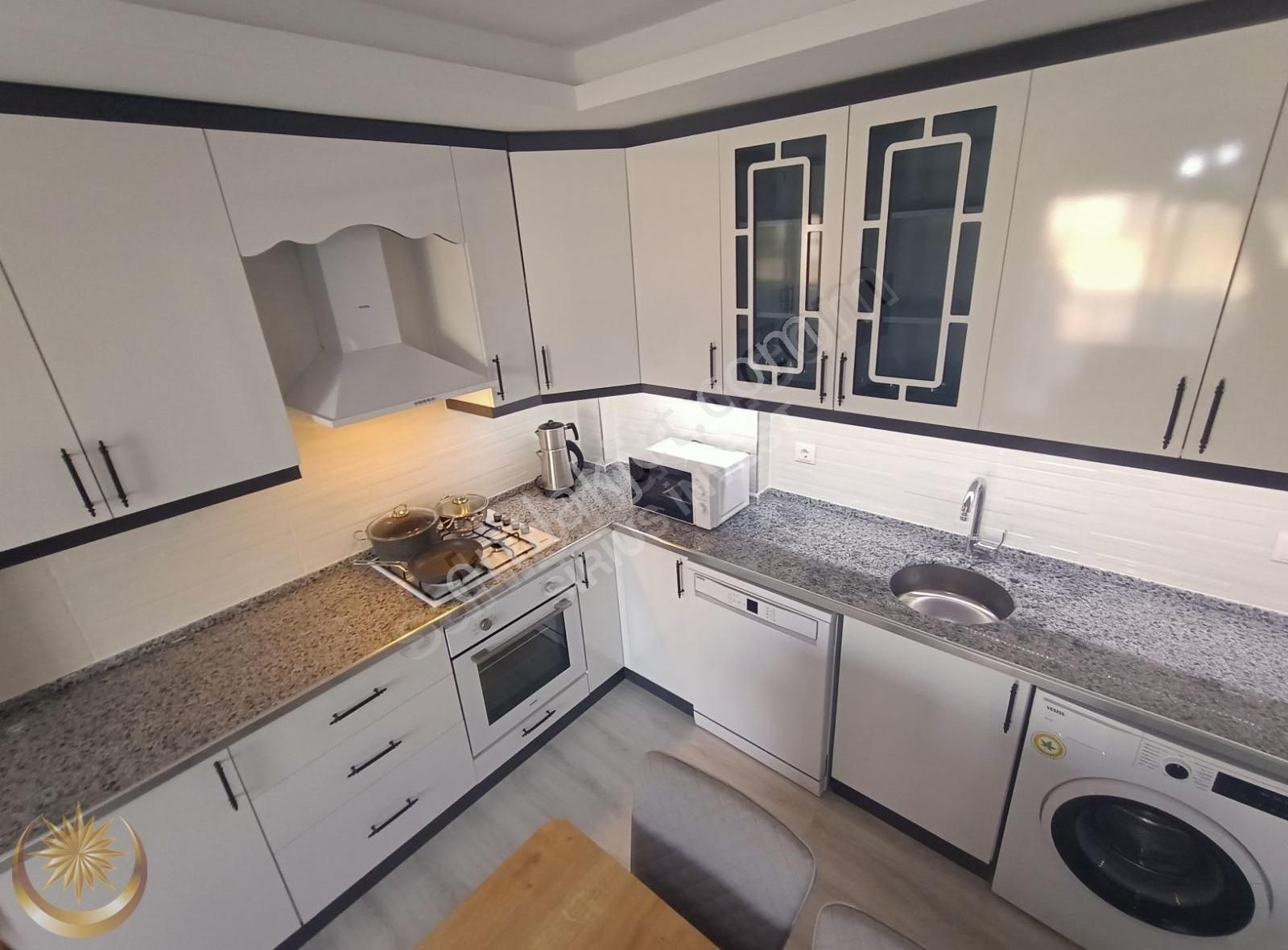 Silifke De Satılık Havuzlu Binada 1+1 Eşyalı Daire