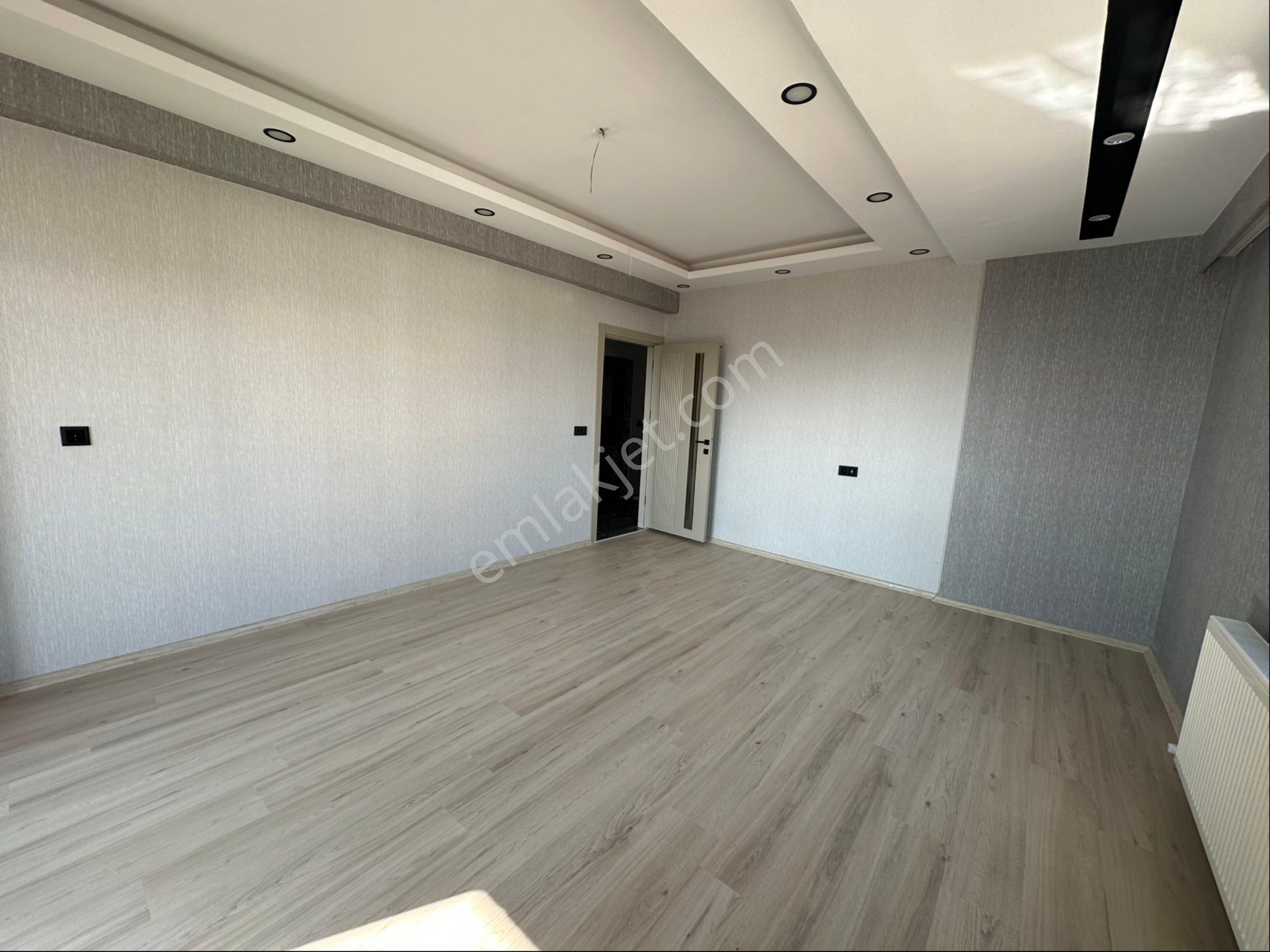 Kiralık 4 Odalı Lüks Ara Kat Daireler Çözüm Emlak’ta - Görsel 11