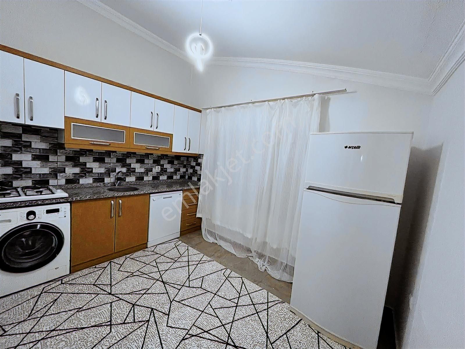 Erenköy Mahallesinde Ayrı Mutfaklı Eşyalı 2+1 Kiralık Daire - Görsel 13
