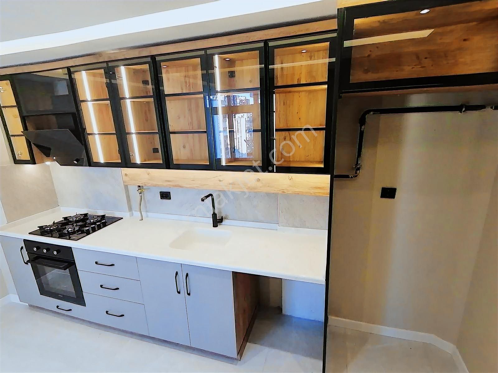 Kenan Evrende Merkezi Konumlu Hasarsız İçi Full Yapılı 3+1 K.m. - Görsel 16