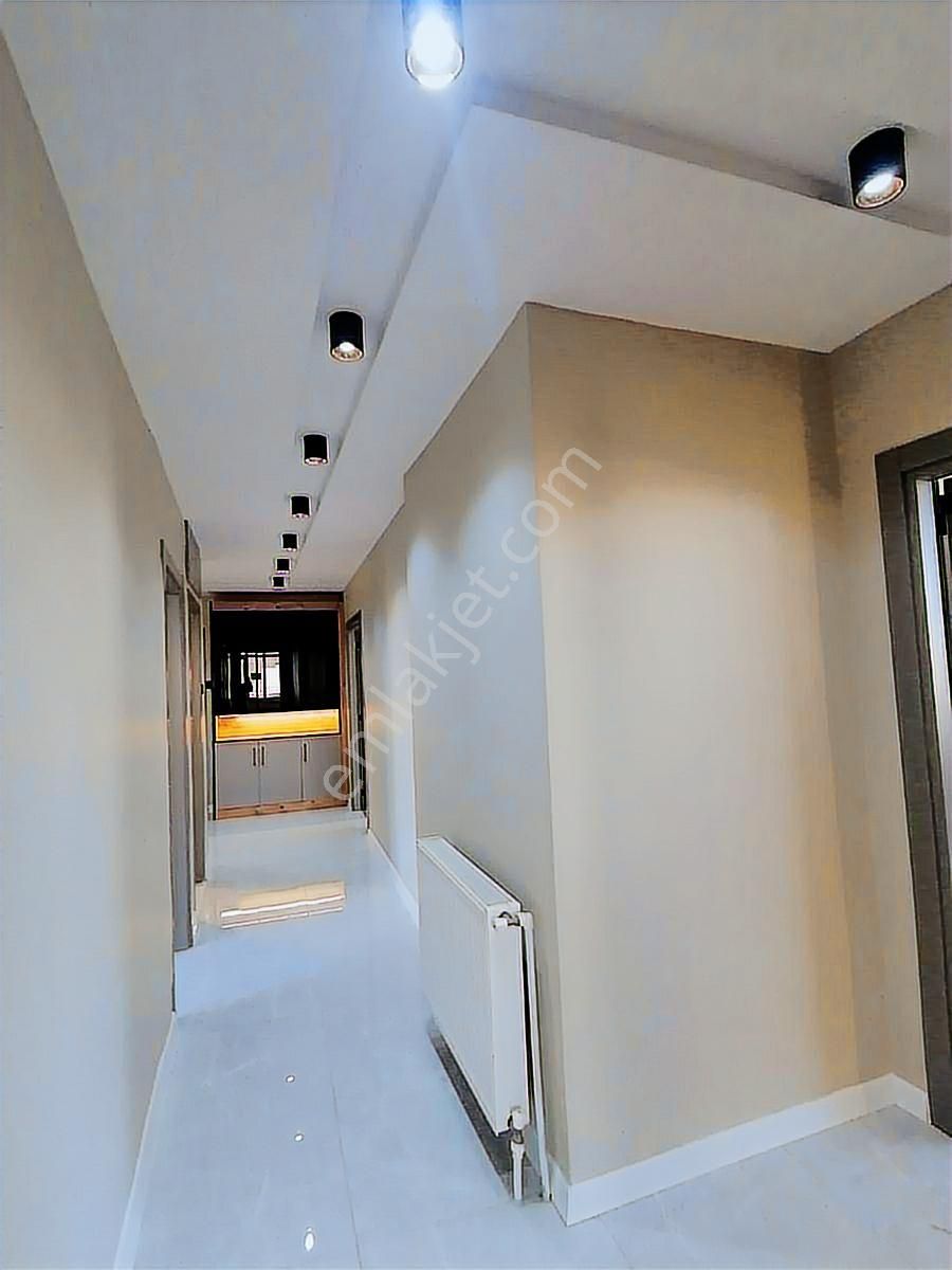 Kenan Evrende Merkezi Konumlu Hasarsız İçi Full Yapılı 3+1 K.m. - Görsel 11