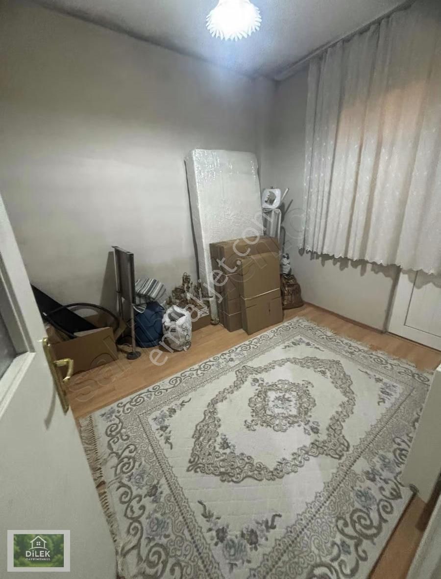 Halkalı Gumruk Yolu Yakını Satılık Hısselı Daıre Arakat Balkonlu - Görsel 4