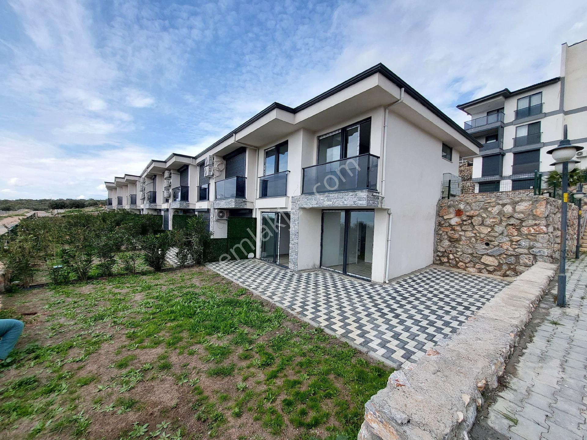 Denize 800m Villa 3+1 Havuzlu, Otoparklı Kendi Plaj (beach)alanı Mevcuttur - Görsel 3