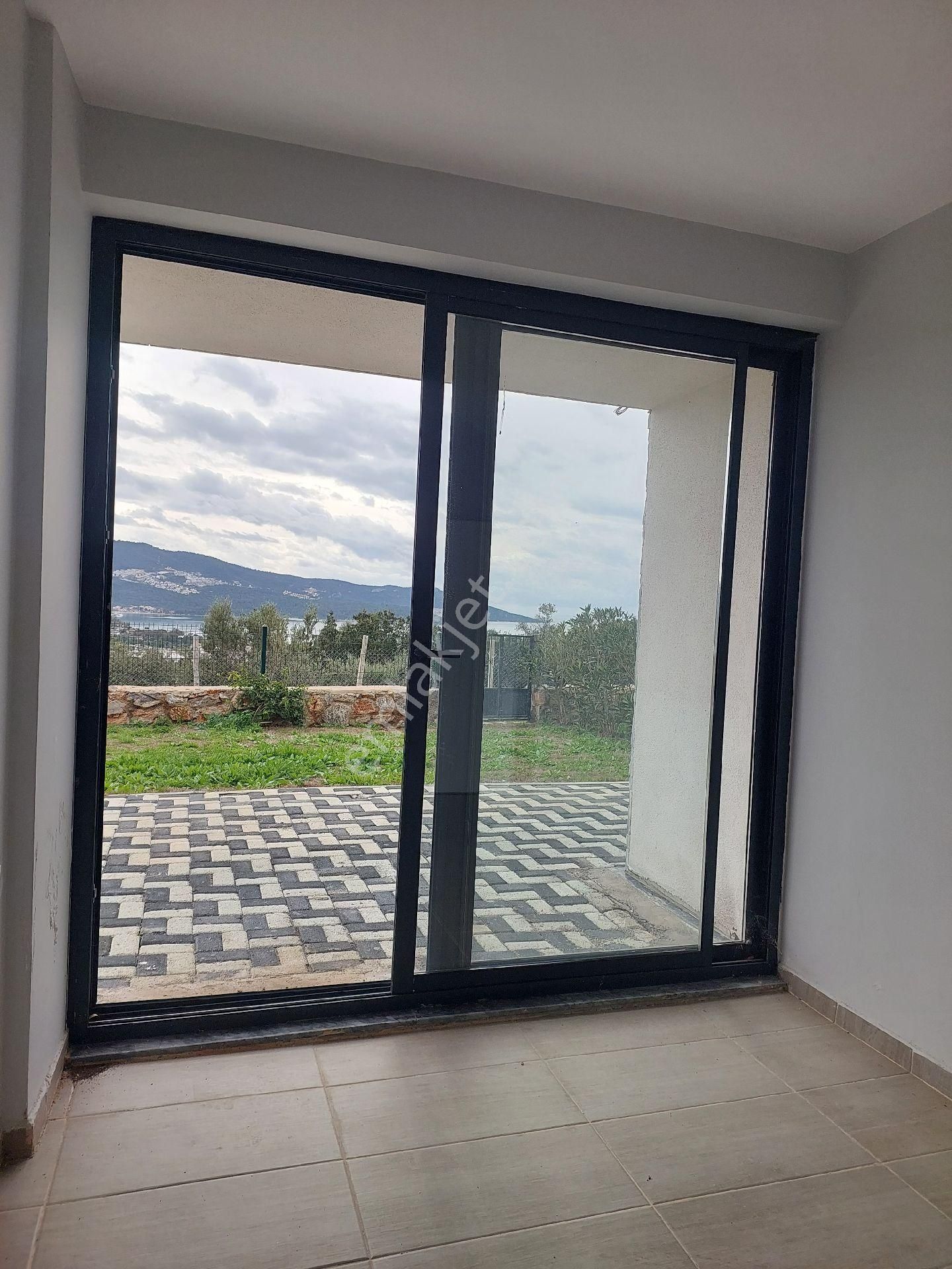Denize 800m Villa 3+1 Havuzlu, Otoparklı Kendi Plaj (beach)alanı Mevcuttur - Görsel 7