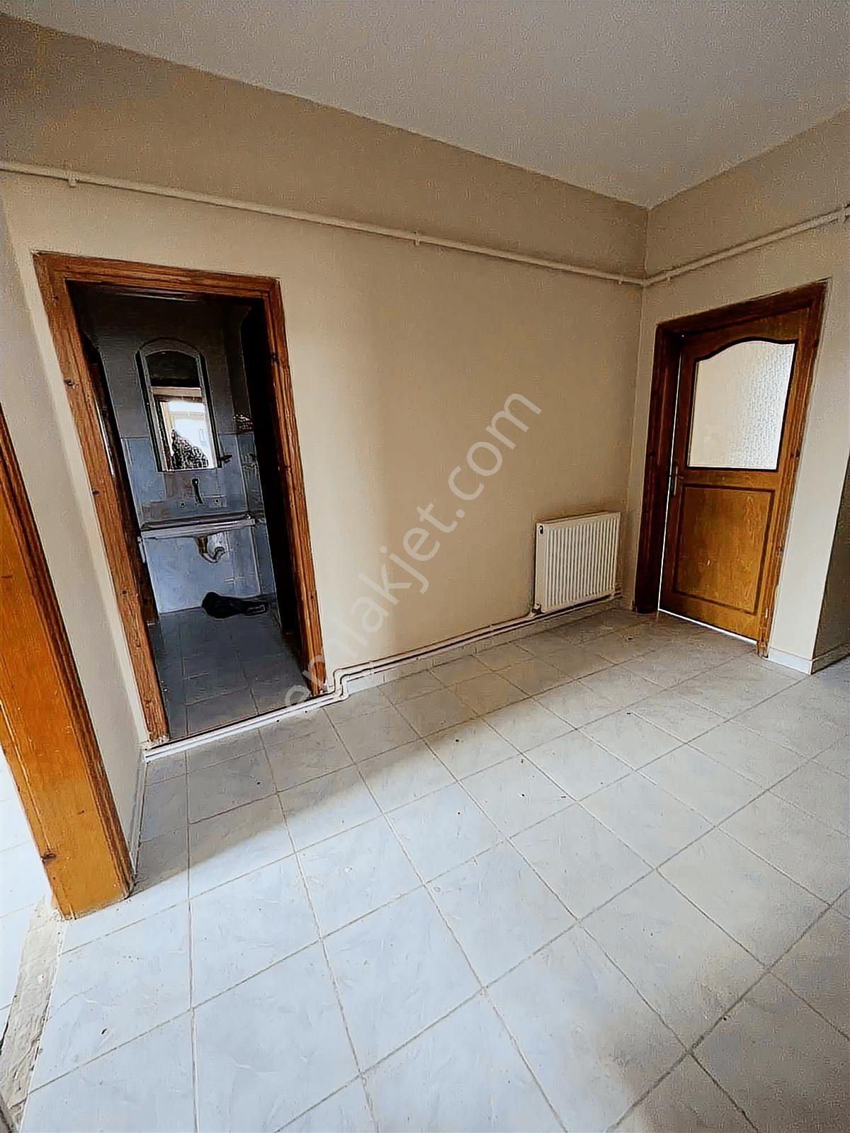 Koru Emlaktan 1+1 Geniş Balkonlu, Doğalgazlı Son Kat Daire - Görsel 24