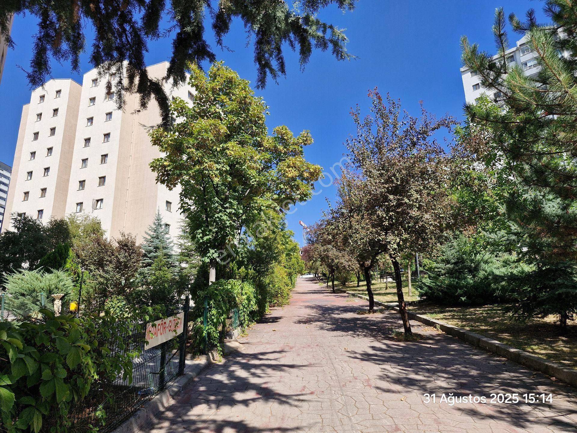 Cömertler Sitesi 5 Nci Blok'ta Satılık - Görsel 5