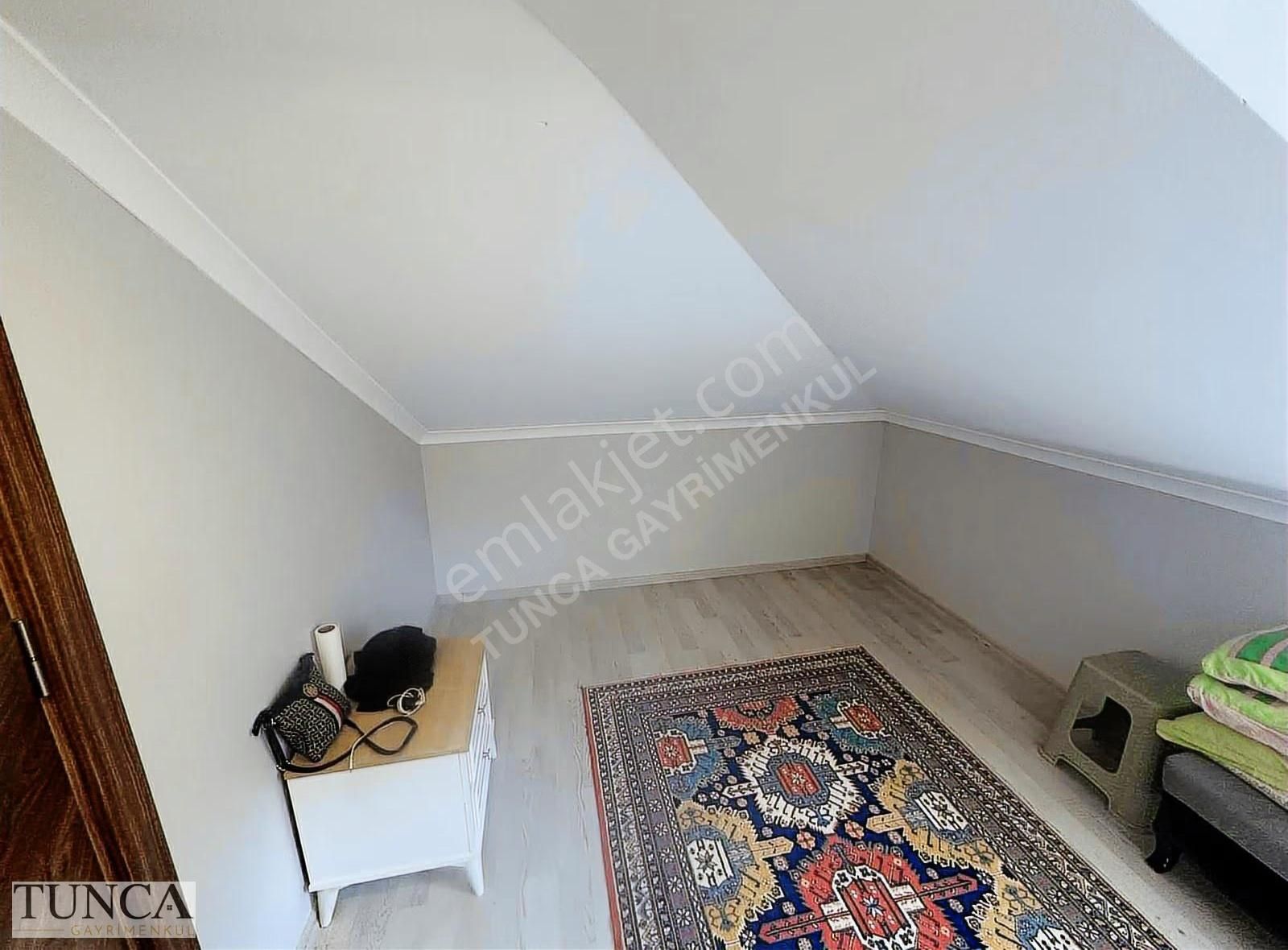 Fındıklı Merkezi Konum Kiralık 2+1 Daire - Görsel 31