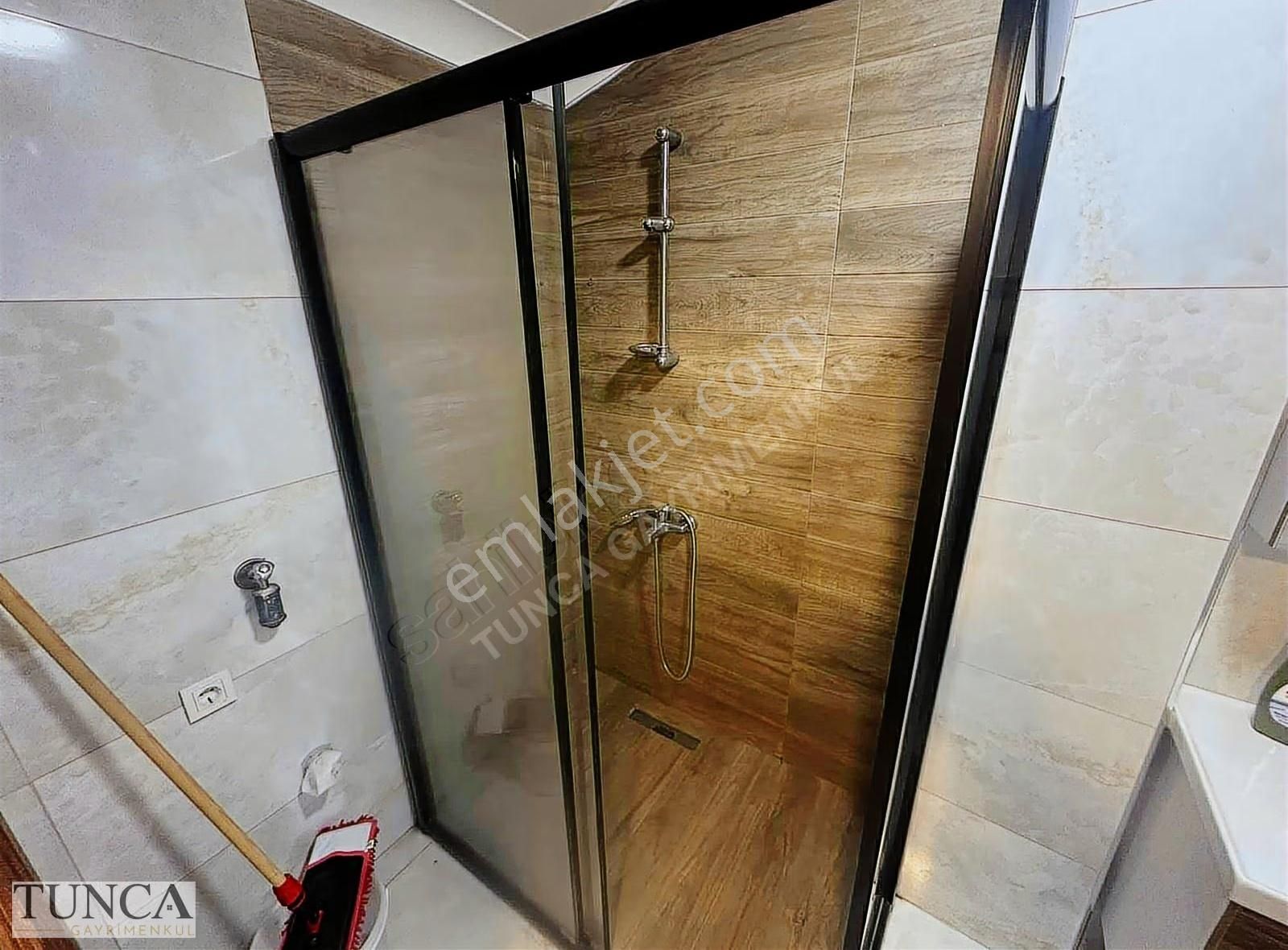 Fındıklı Merkezi Konum Kiralık 2+1 Daire - Görsel 3