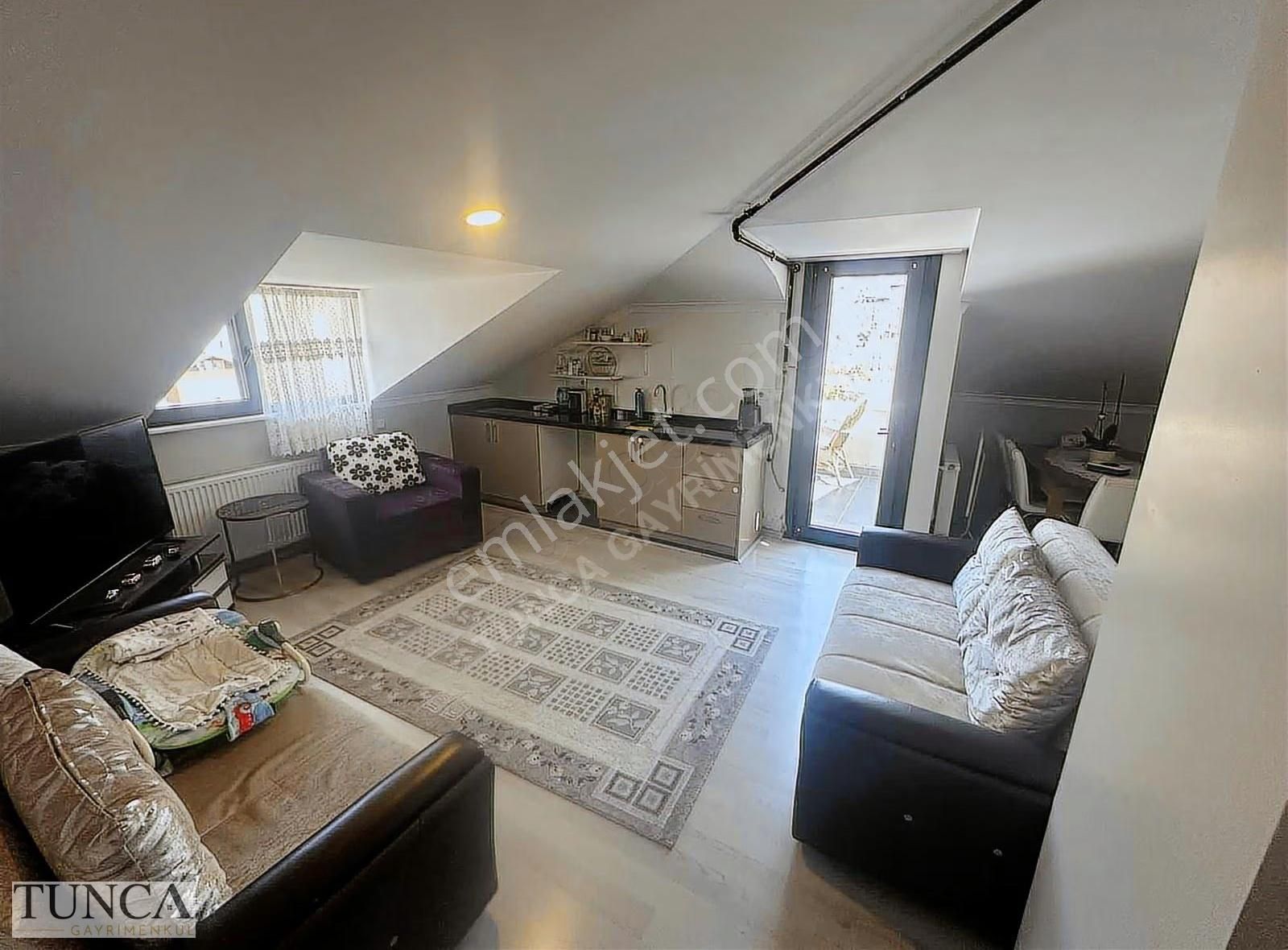 Fındıklı Merkezi Konum Kiralık 2+1 Daire