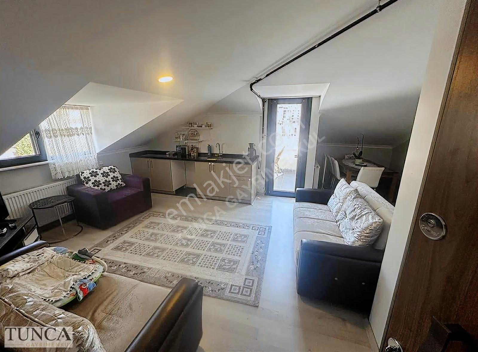 Fındıklı Merkezi Konum Kiralık 2+1 Daire - Görsel 28