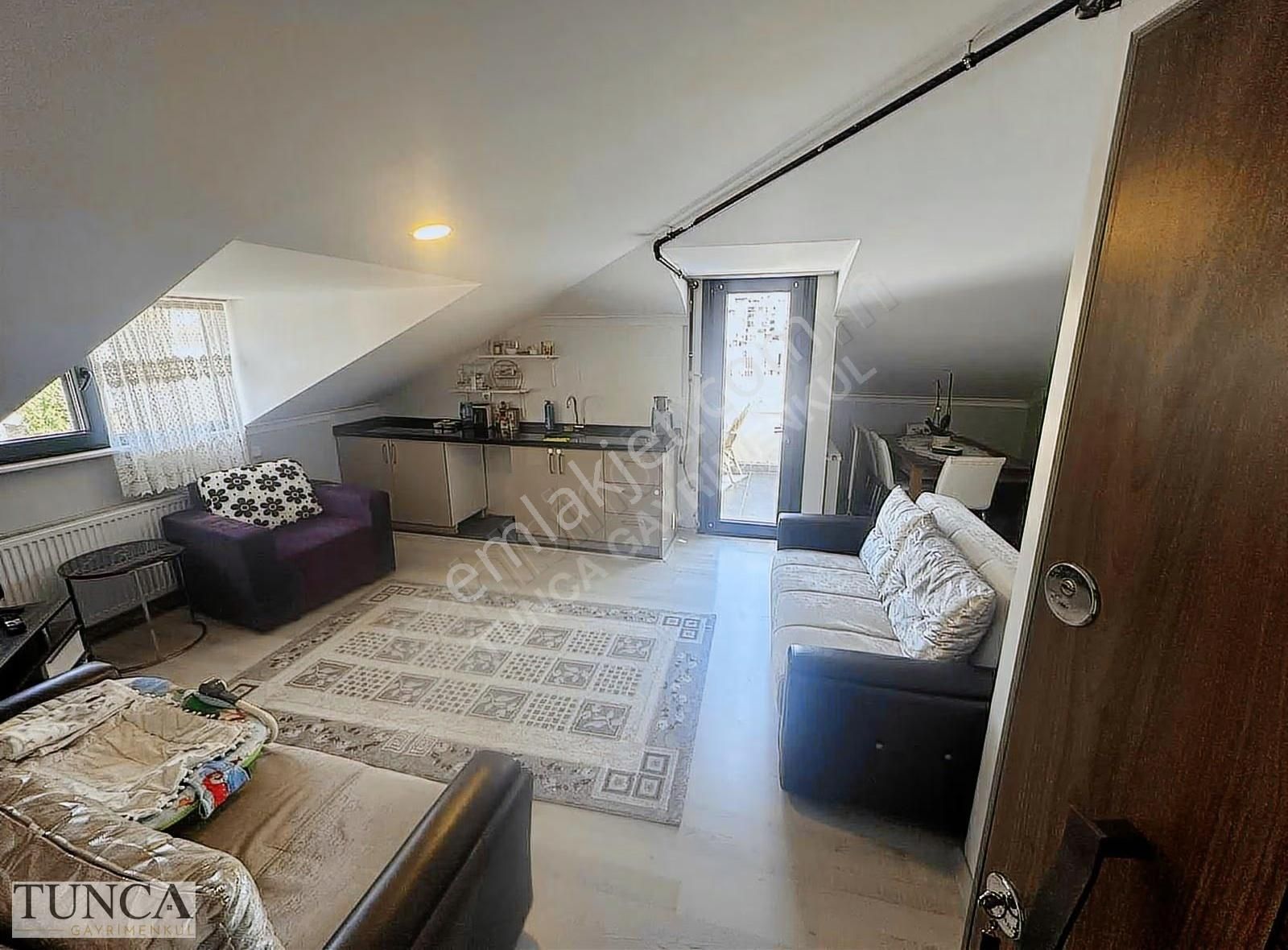 Fındıklı Merkezi Konum Kiralık 2+1 Daire - Görsel 34