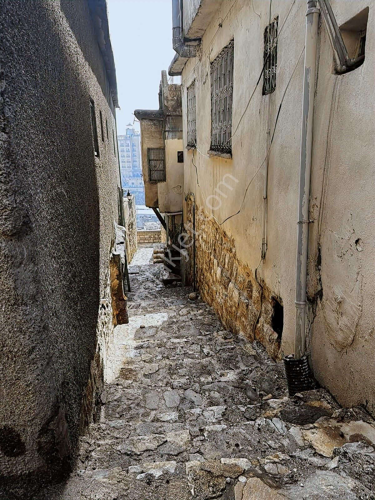 Satılık Müstakıl Ev Antikkent Avm Yakını