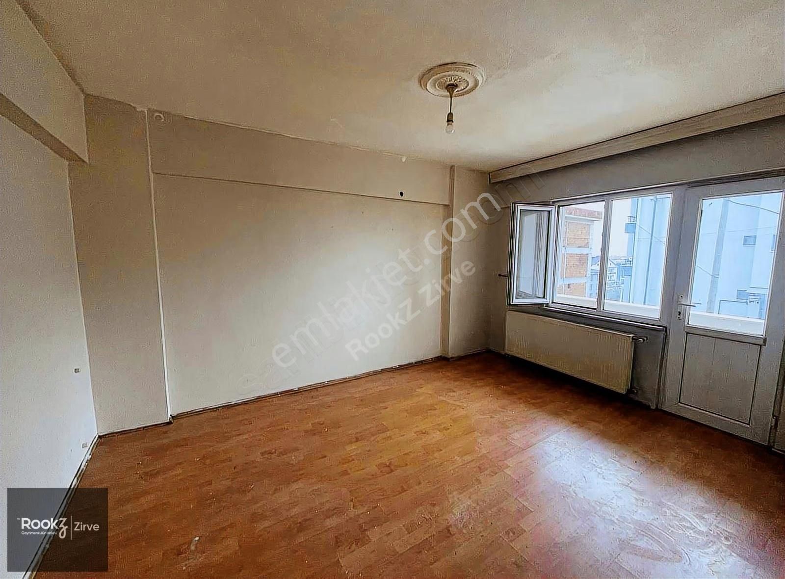 Yalova Çiftlikköyde 2+1 Ara Kat Kiralık Daire