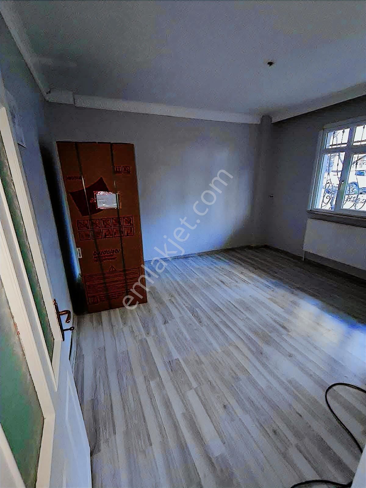 Koru Emlaktan Kiralık 2+1 Geniş,ferah,doğalgazlı Daire - Görsel 8