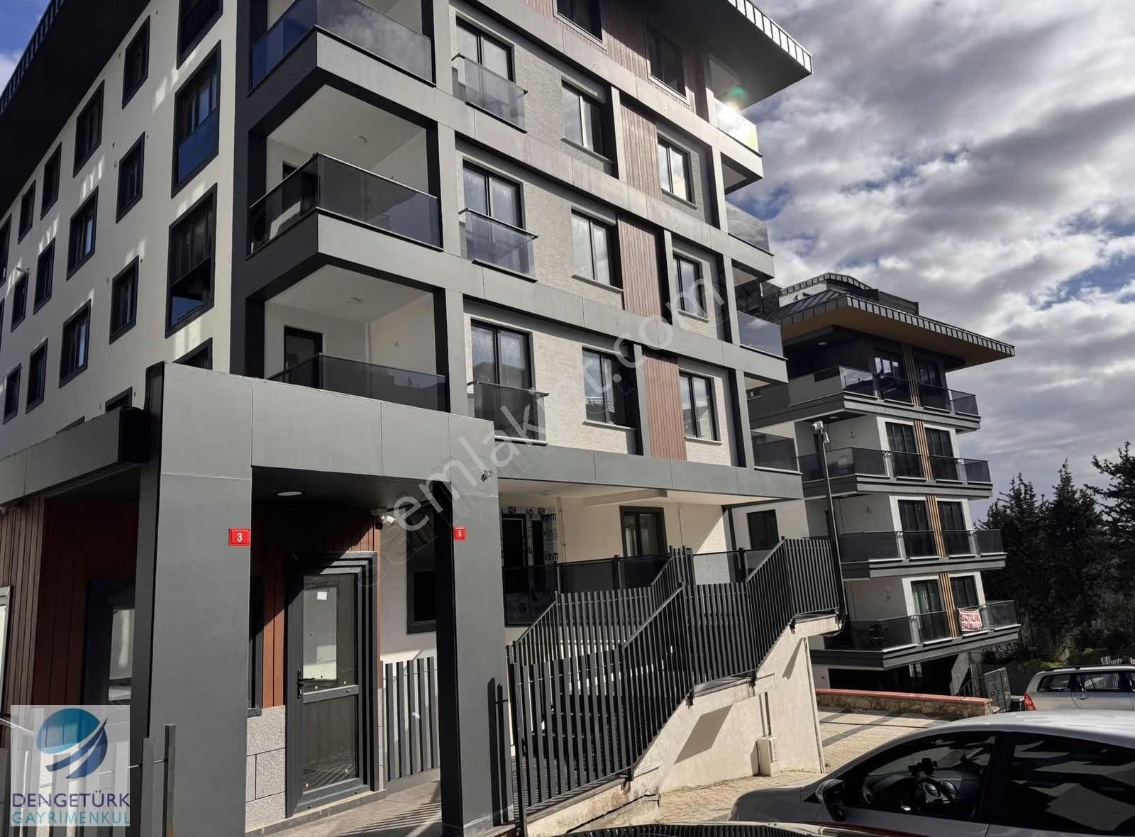 Çengelköy Bahçelievler 2+1 85 M2 Kiralık Ara Kat