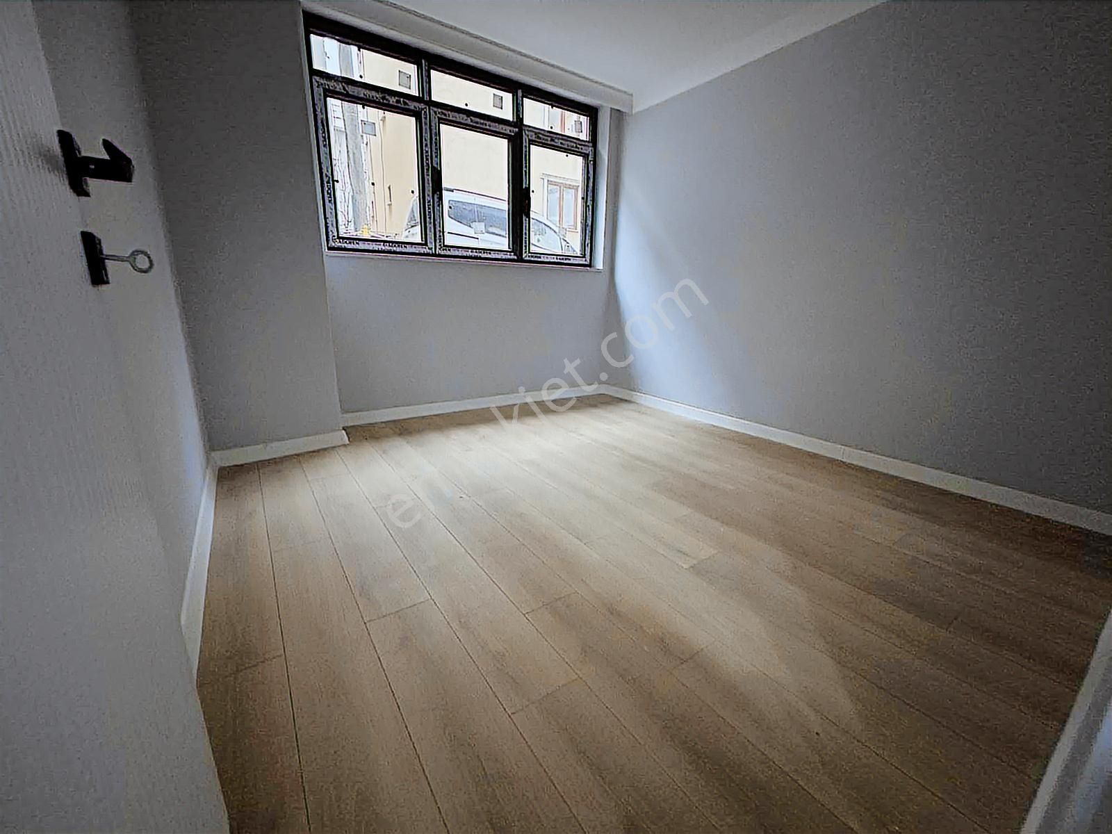 İstasyonda Marmaraya 5dk 2+1 Bahçe Katı - Görsel 11