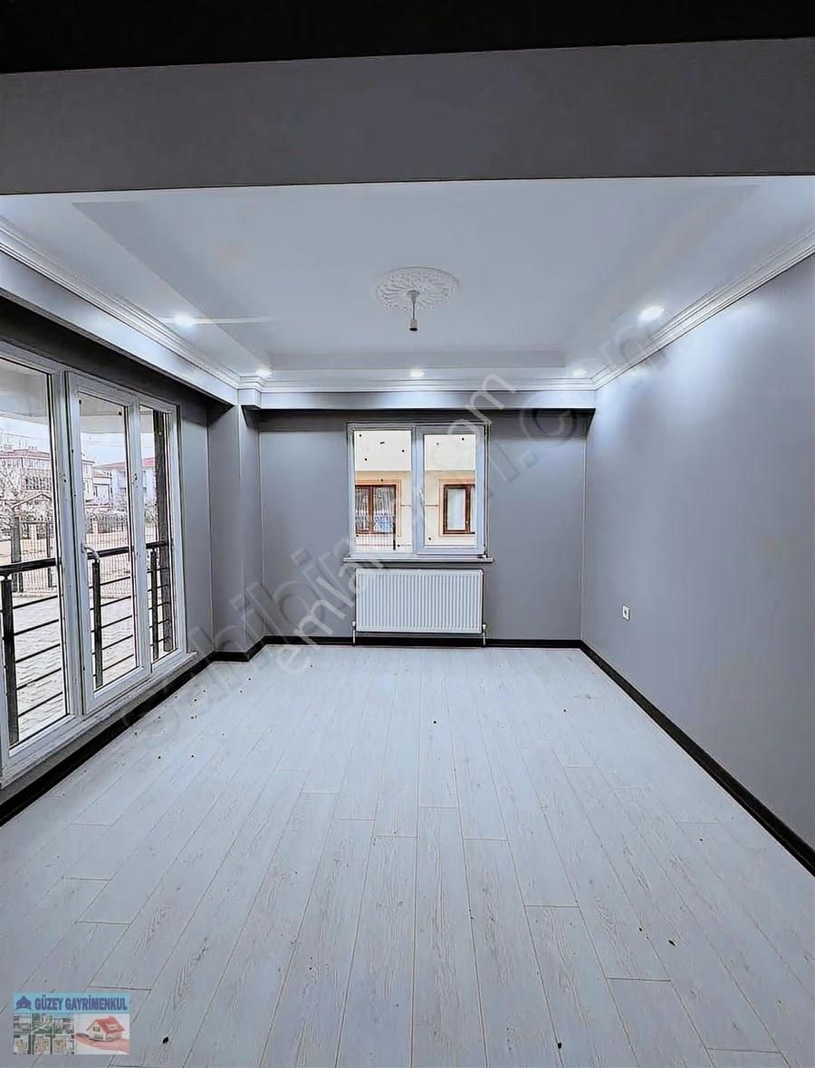 Sağlık Mahallesinde Satılık 2+1 Ayrı Wc Ve Balkonlu