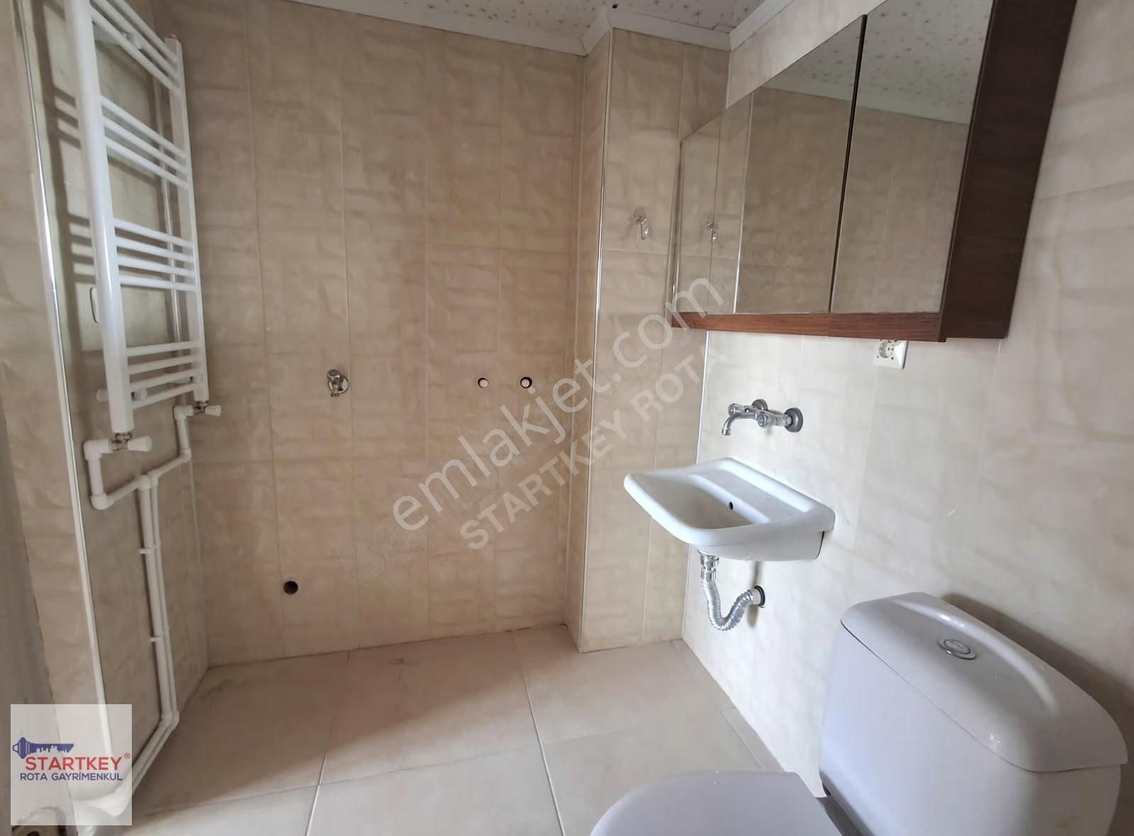 Çiğli Evka 5 'de Merkezi Konumda Ara Kat Kiralık 3+1 Daire - Görsel 3