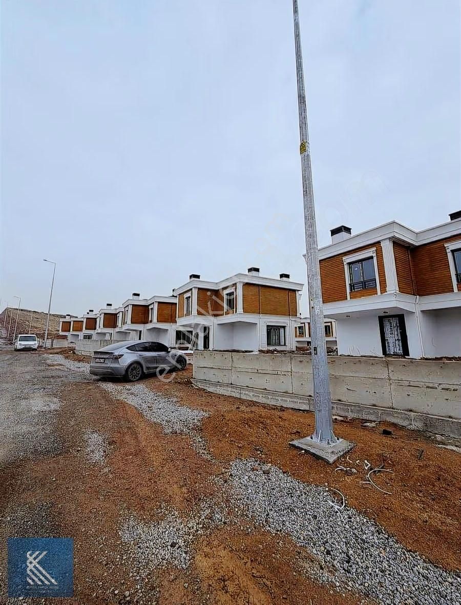 Erkılet Nny Üniversitesi Karşısı Satılık Villa - Görsel 4