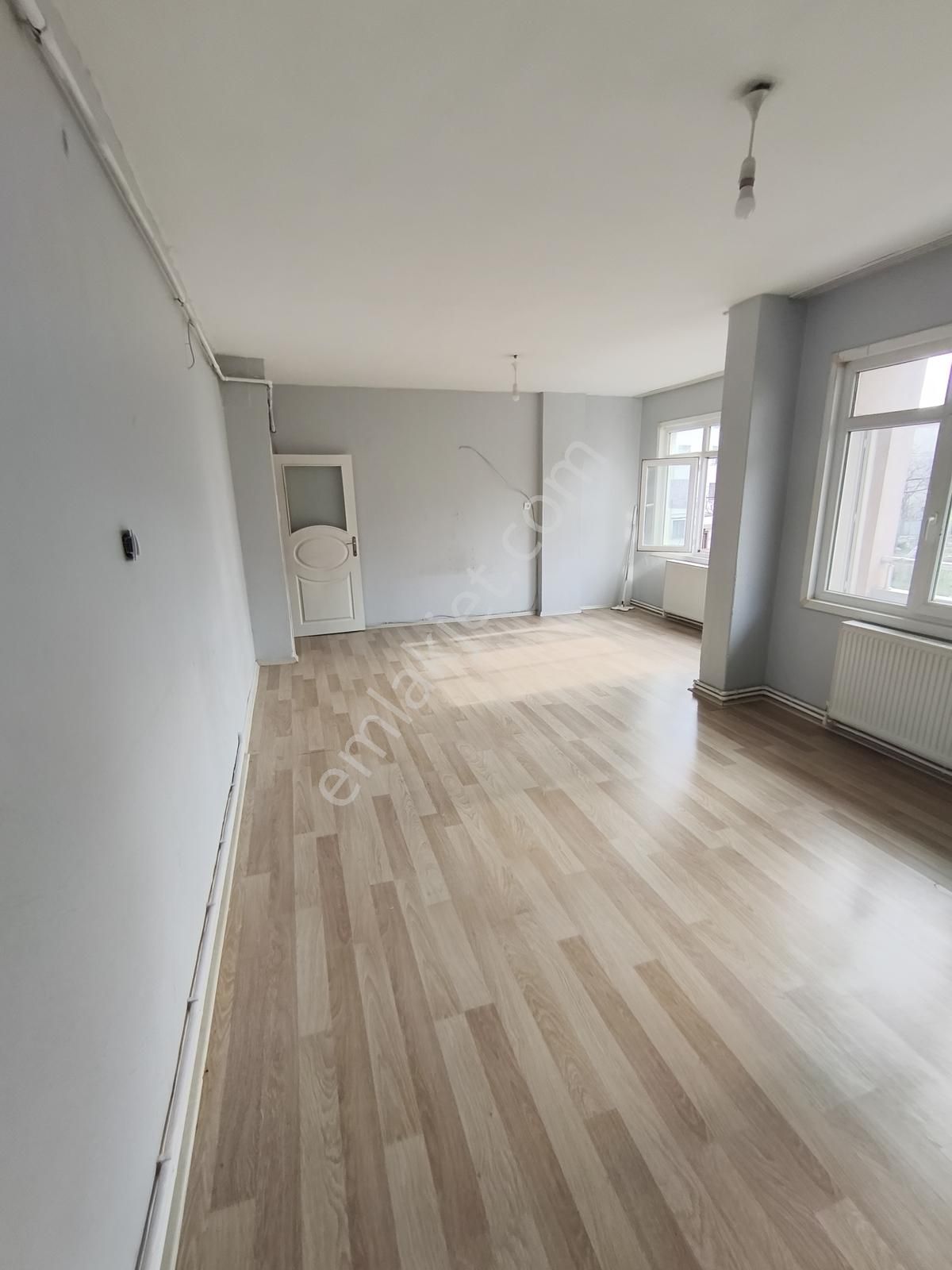 Koru Emlaktan Kiralık 2+1 120 M2 Çift Balkonlu,çift Wcli Daire - Görsel 2