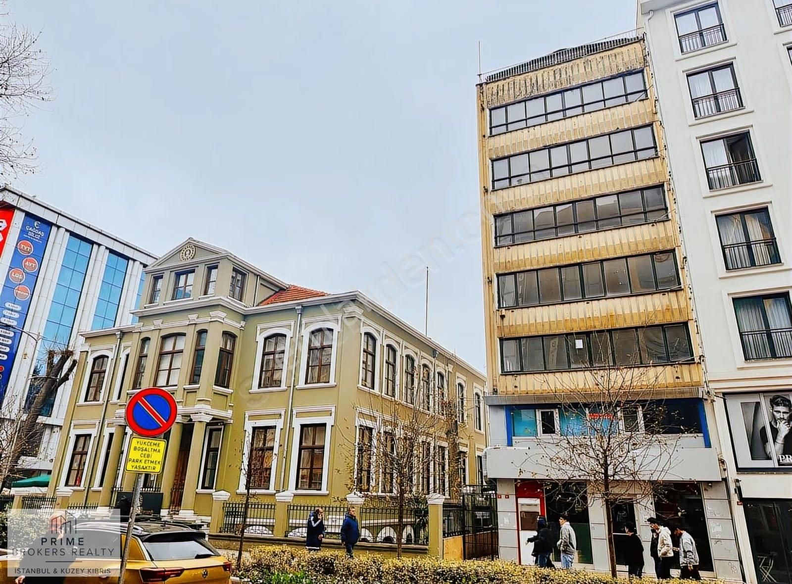 Bakırköy İstanbul Caddesinde Satılık Ticaret İmarlı Bina Arsası - Görsel 6