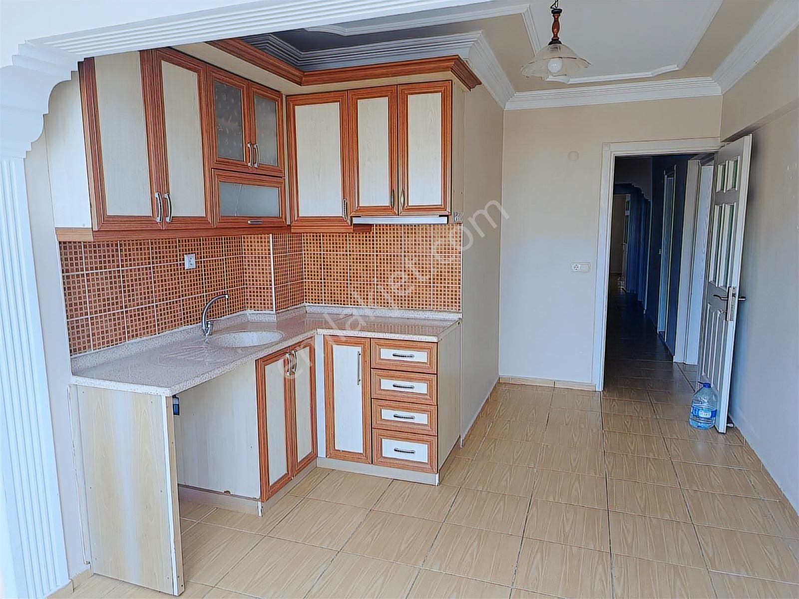 Kuşadası Merkezi Konum 3+1 Çarşı Pazar Okul Yani Kiralık Daire - Görsel 14