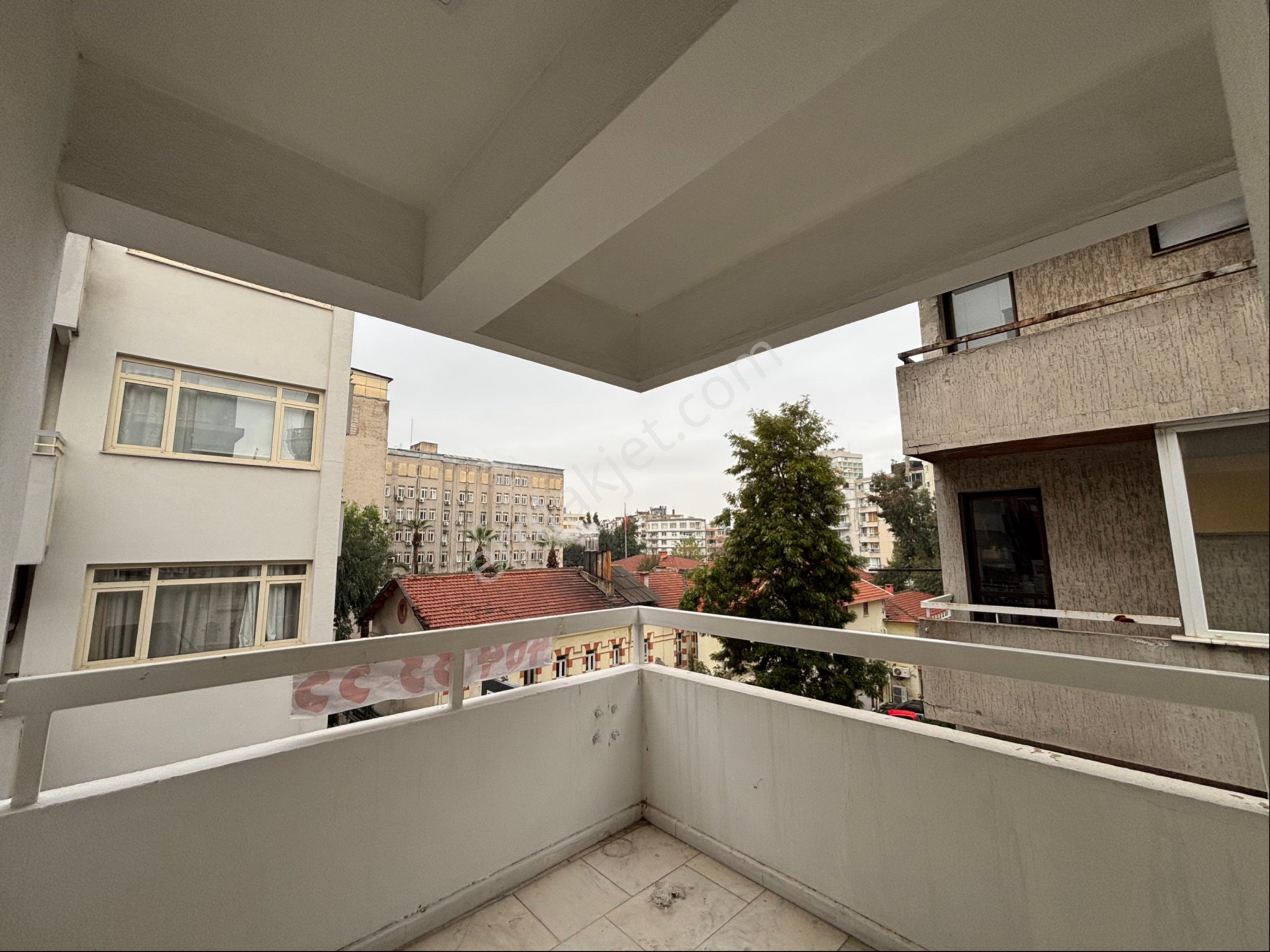 Alsancak Kültür Mahallesinde Otoparklı Masrafsız 3+1 Kiralık İş Yeri - Görsel 15