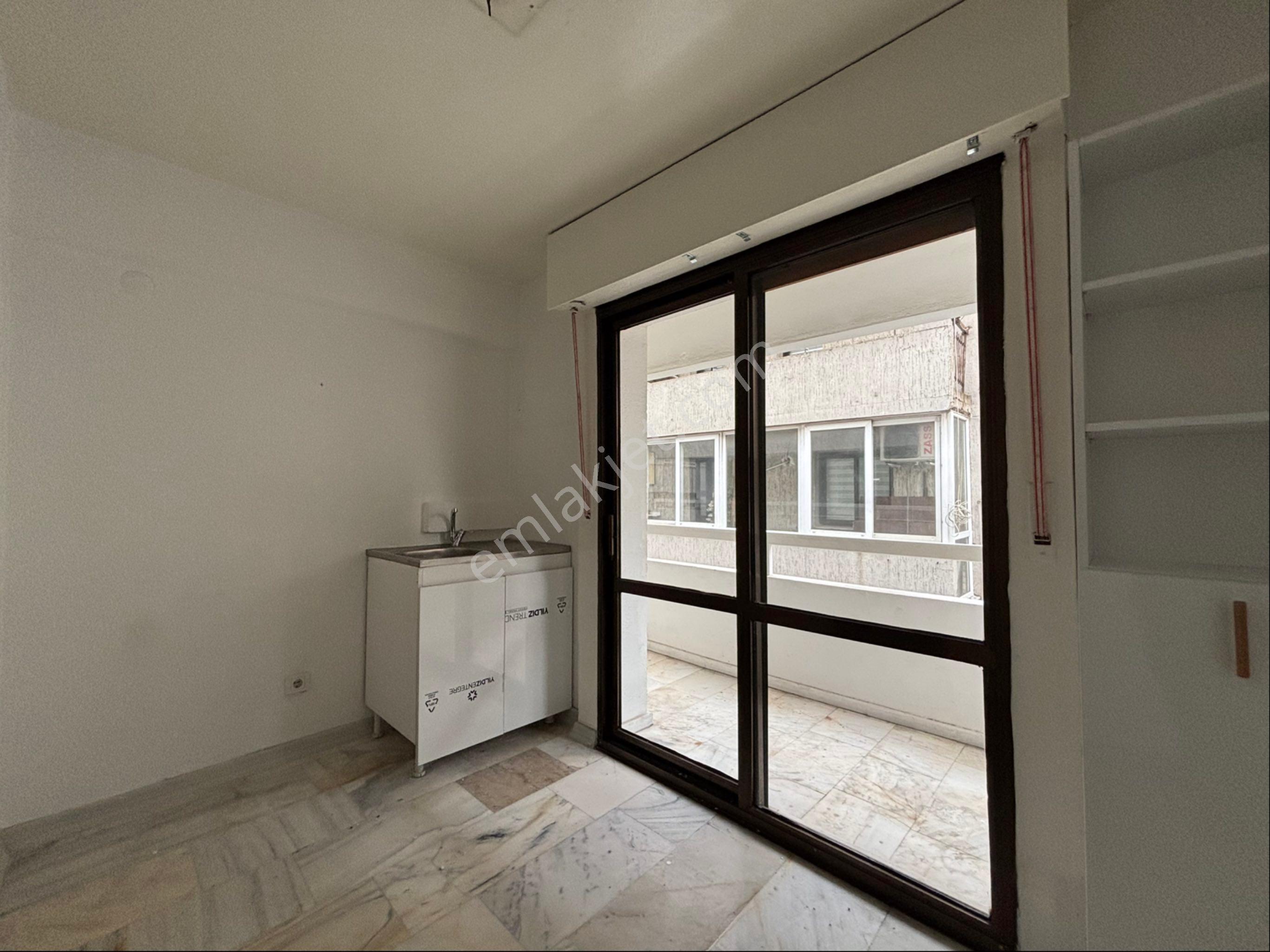 Alsancak Kültür Mahallesinde Otoparklı Masrafsız 3+1 Kiralık İş Yeri - Görsel 20