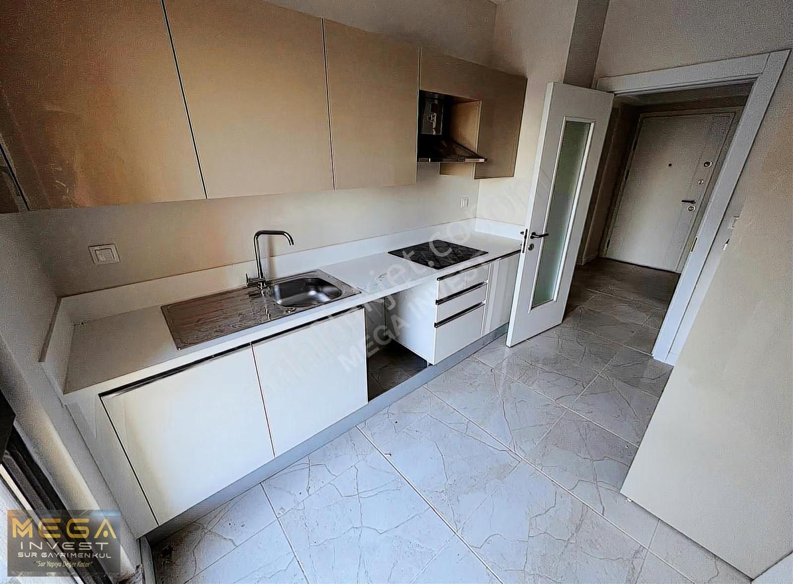 Mega İnvest'den Sur Yapı'da Deniz Manzaralı Satılık 2+1 Daire - Görsel 3