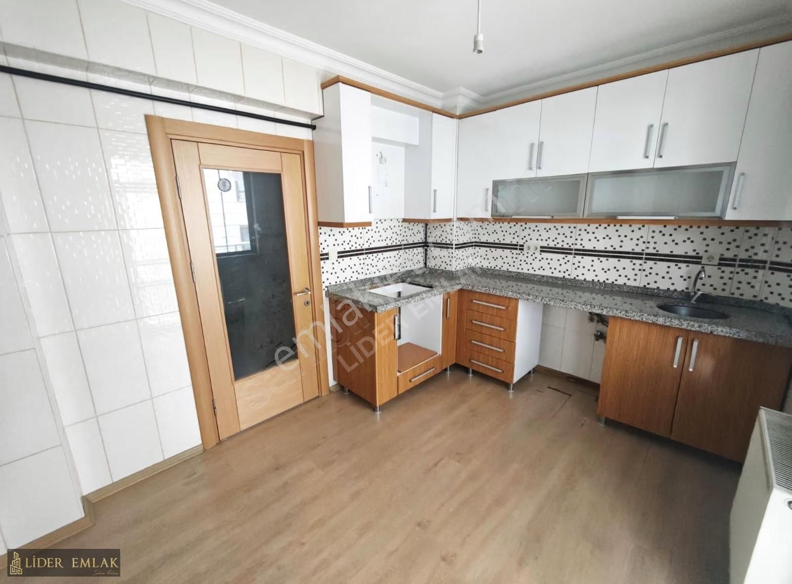 Lider Emlak'tan Keçiören'de 3+1 **ara Katta** Satılık Daire