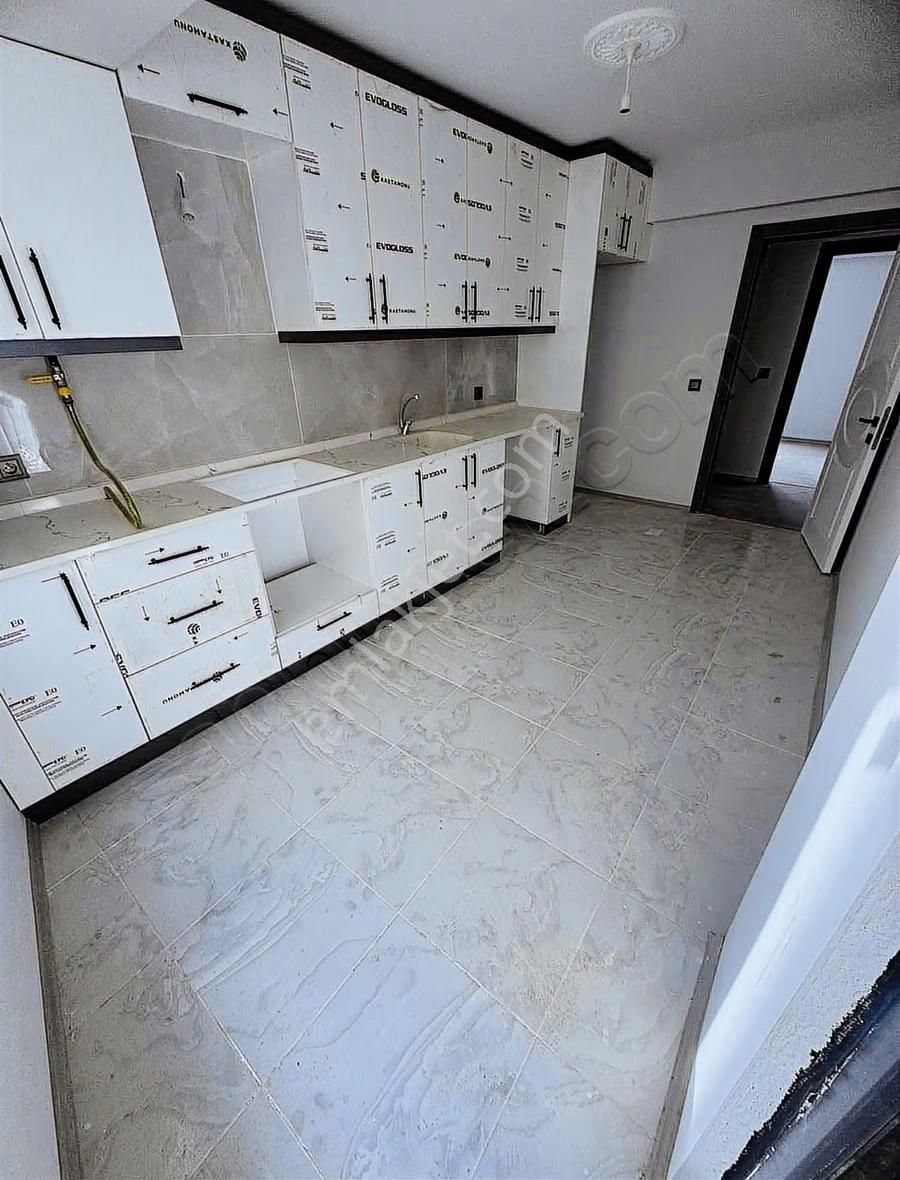Zirveden Sakarya Merkezde 3+1 Yüksek Giriş - Görsel 10