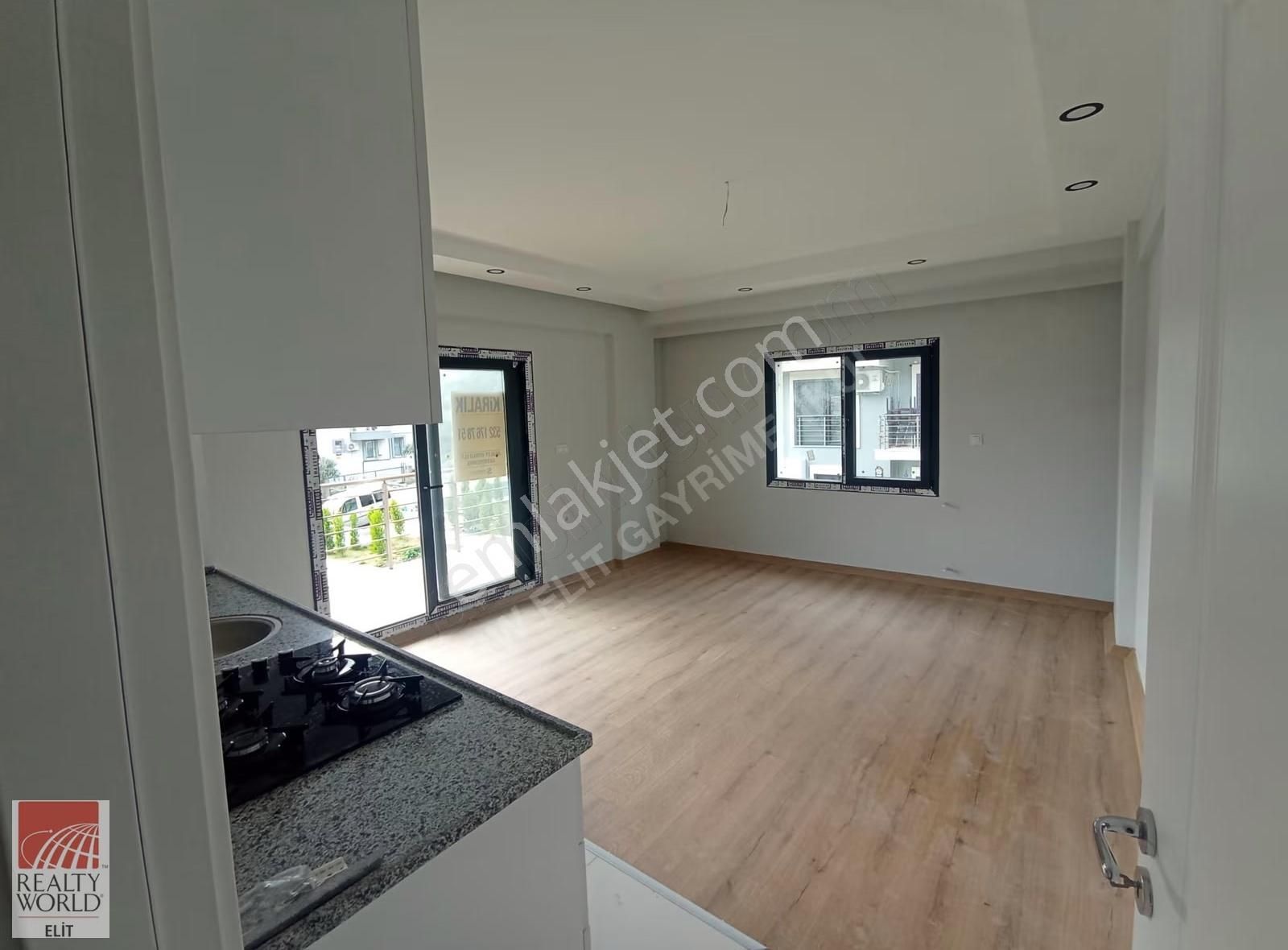 Merkezi Konumda Havuzlu Site İçinde 2+1 Kiralık Daire - Görsel 3