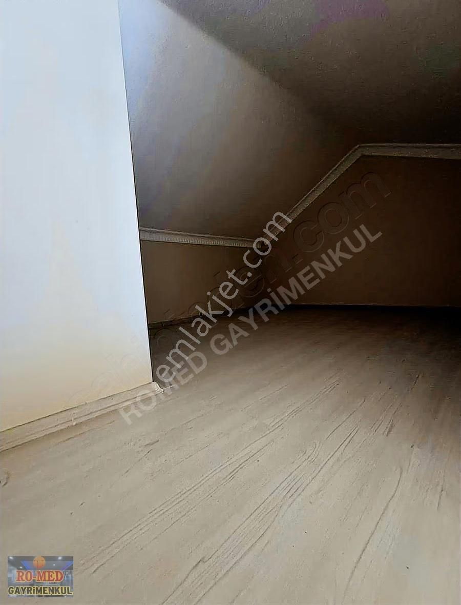 Arnavutköyde Kıralık Çatı Katı - Görsel 12
