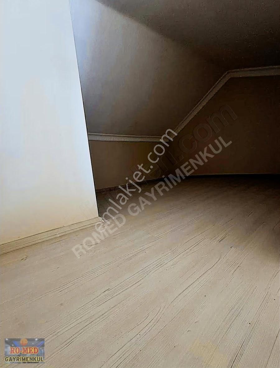 Arnavutköyde Kıralık Çatı Katı - Görsel 13