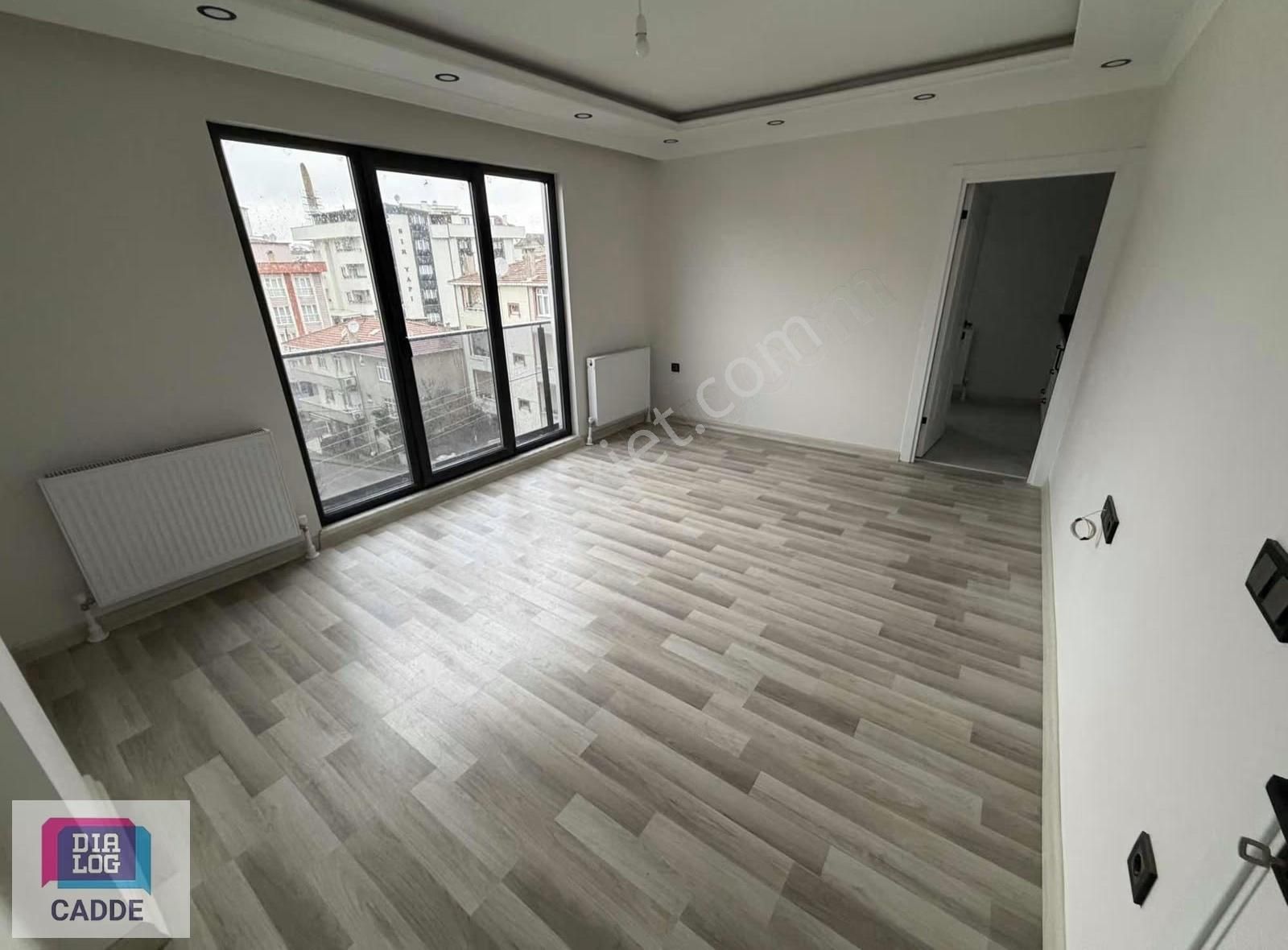 Çayırova Özgürlük Mh.kent Meydanına Çok Yakın 2+1 Satılık Daire - Görsel 2