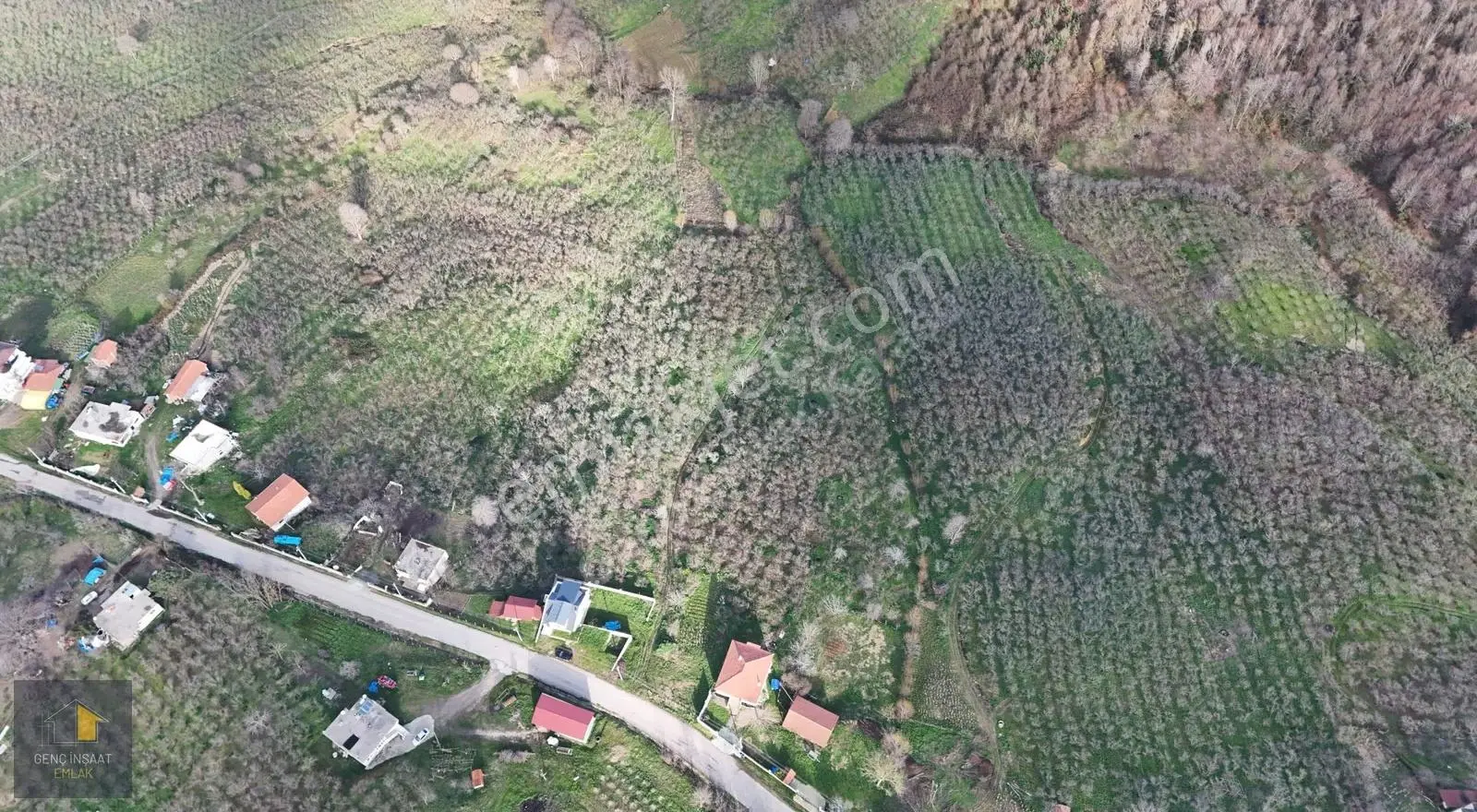 Karasu'da 2 Katlı Ev Yapımına Uygun 2.215 M² İmarlı Arsa - Görsel 3