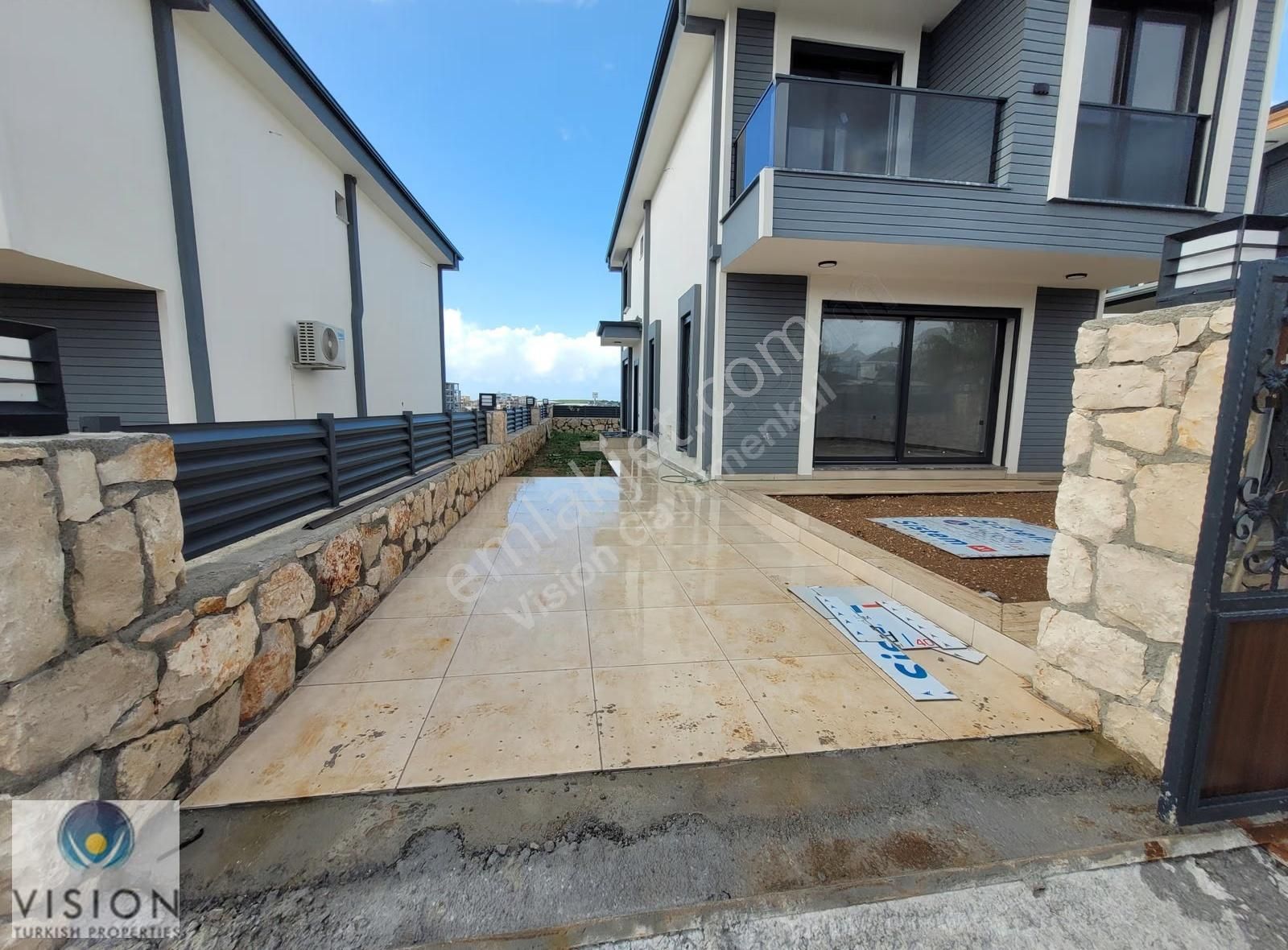 Didimde Tam Müstakil Havuzlu Ayrı Mutfaklı 3+1 Villa - Görsel 15