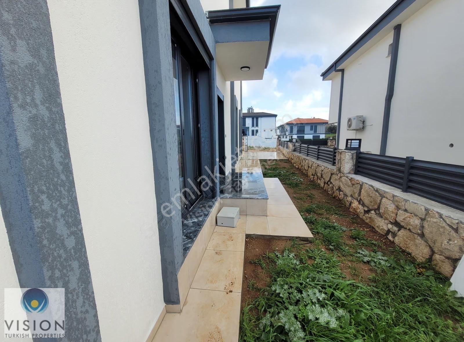 Didimde Tam Müstakil Havuzlu Ayrı Mutfaklı 3+1 Villa - Görsel 13