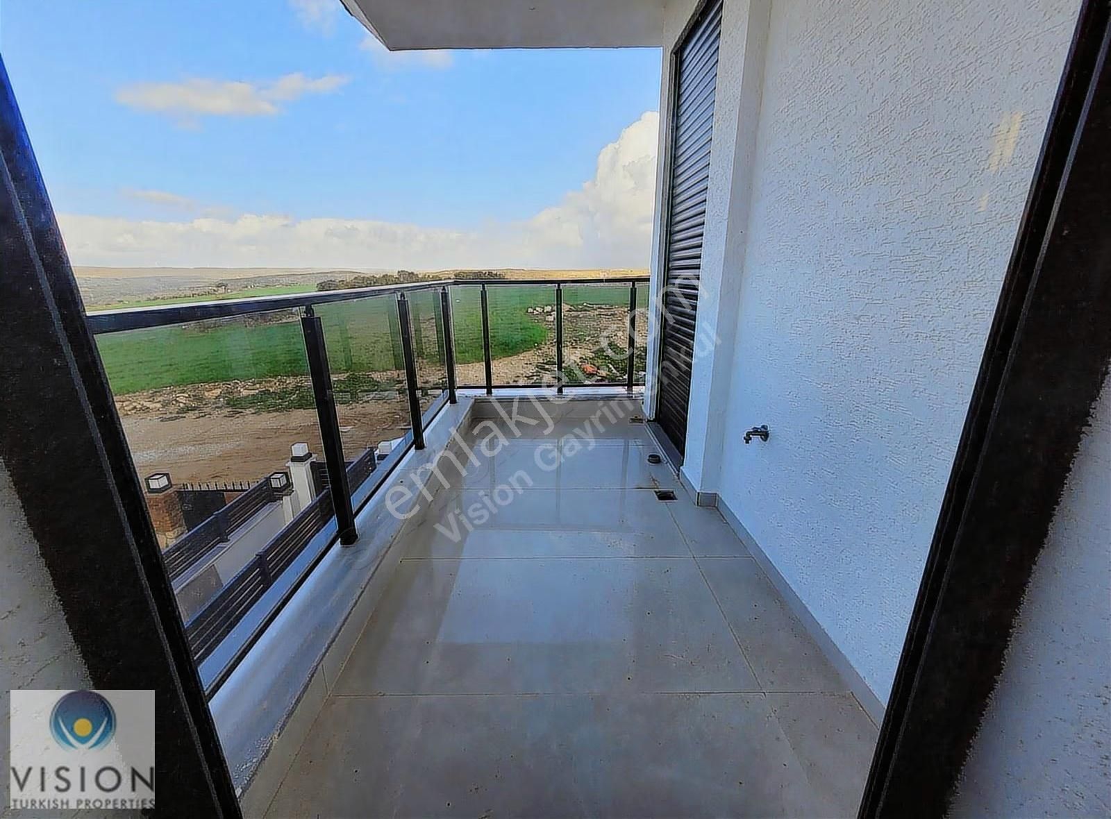 Didimde 3+1 Ön Cephe Geniş Bahçeli Otoparklı Villa