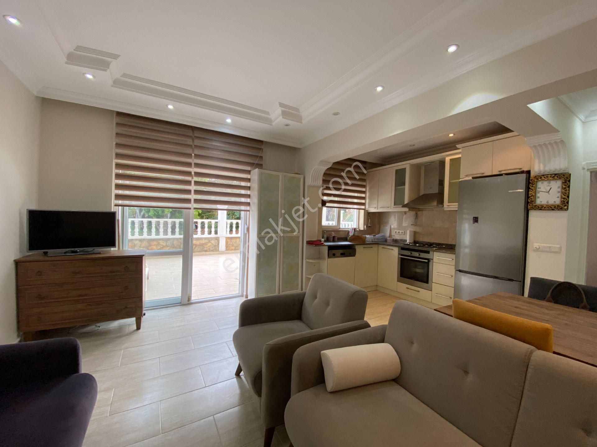 Alanya Merkezde Kiralık 2+1 Site İçi Eşyalı Denize 50metre Daire - Görsel 7