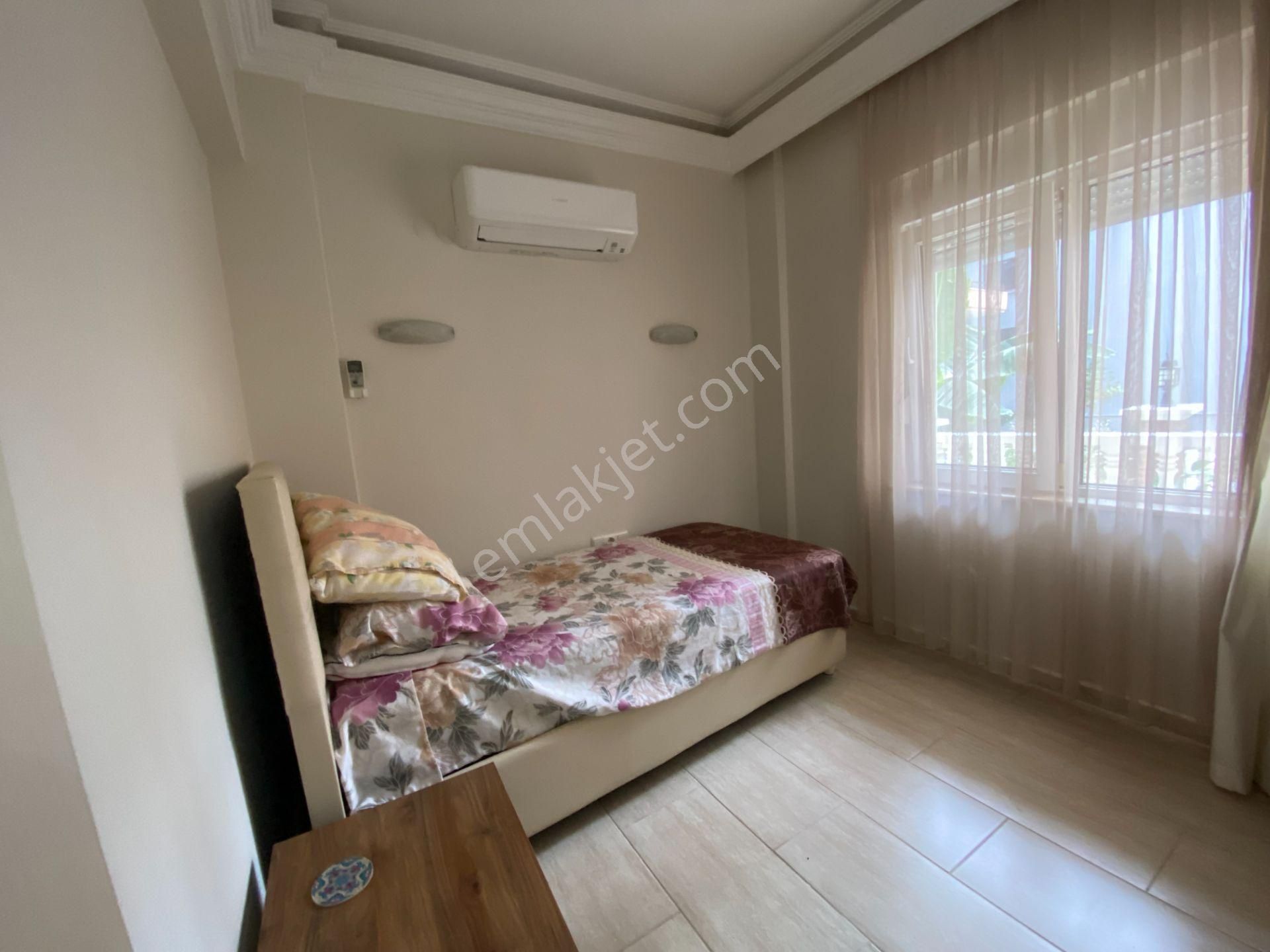 Alanya Merkezde Kiralık 2+1 Site İçi Eşyalı Denize 50metre Daire - Görsel 14
