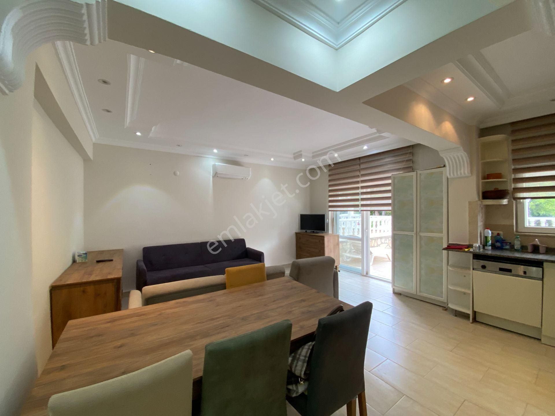 Alanya Merkezde Kiralık 2+1 Site İçi Eşyalı Denize 50metre Daire - Görsel 3