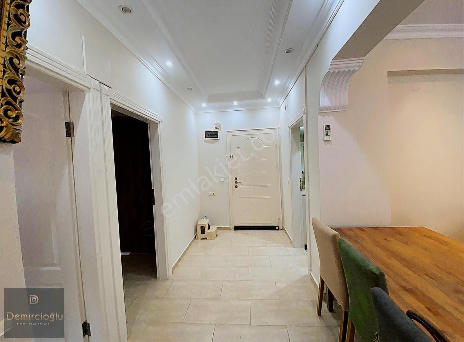 Alanya Merkezde Kiralık 2+1 Site İçi Eşyalı Denize 50metre Daire - Görsel 5