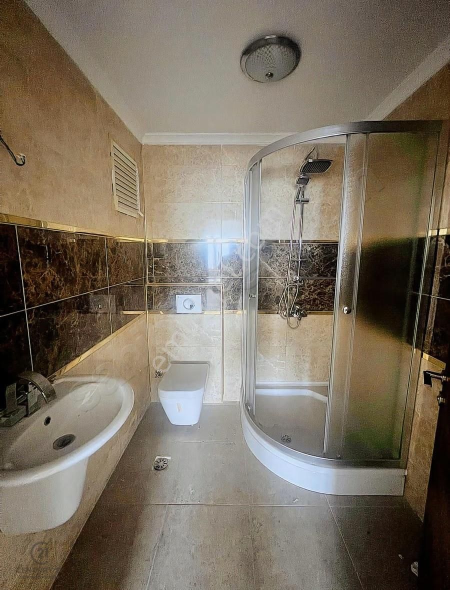 Karşıyaka'da Göl Manzaralı 3+1 Satılık Daire - Görsel 10