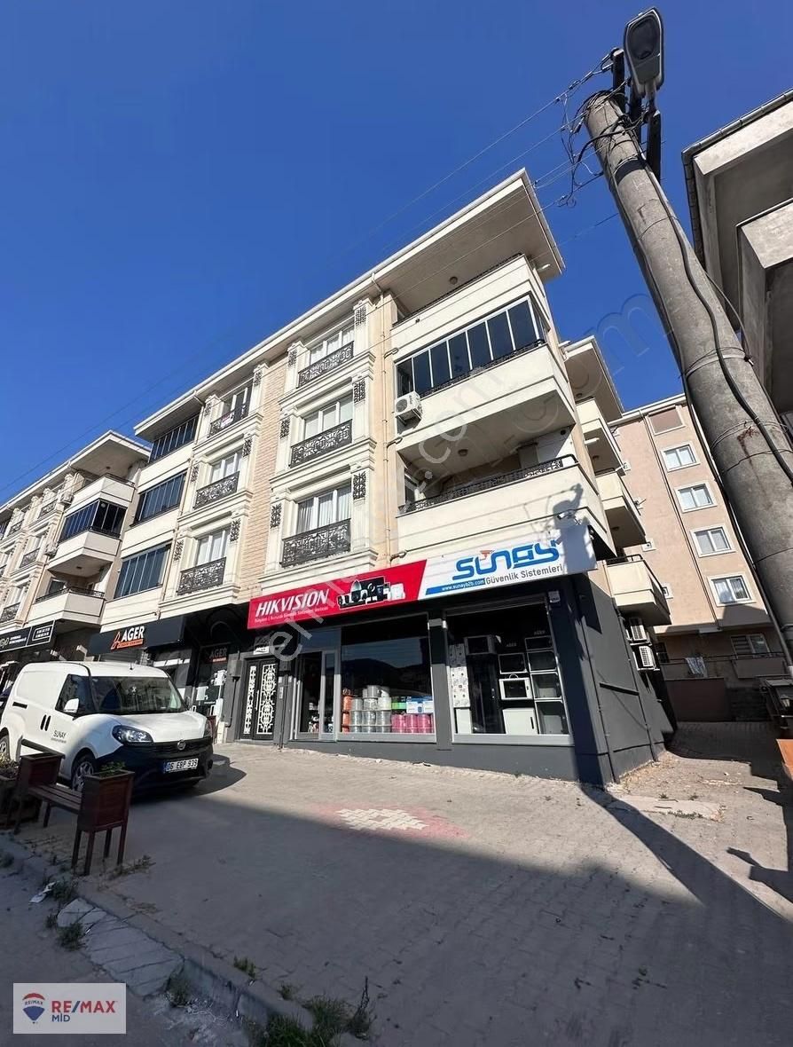Remax Mid'den Çevre Yolunda Satılık 3+1 Daire