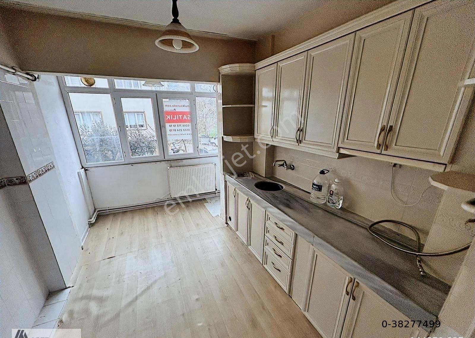 17 Eylül'de 90 M2 2+1 Ara Kat Balkonlu Satılık Daire - Görsel 17