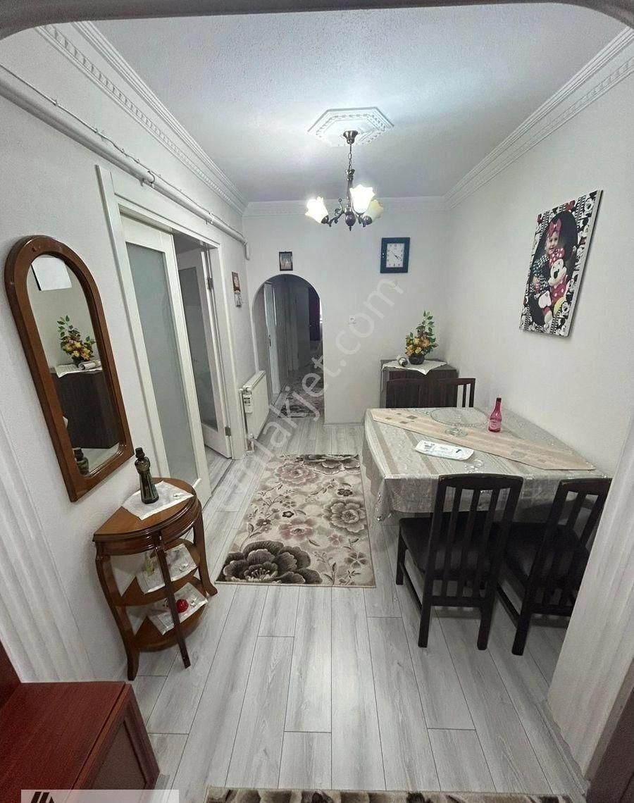 17 Eylül'de 90 M2 Masrafsız 2+1 Ara Kat Balkonlu Satılık Daire - Görsel 8