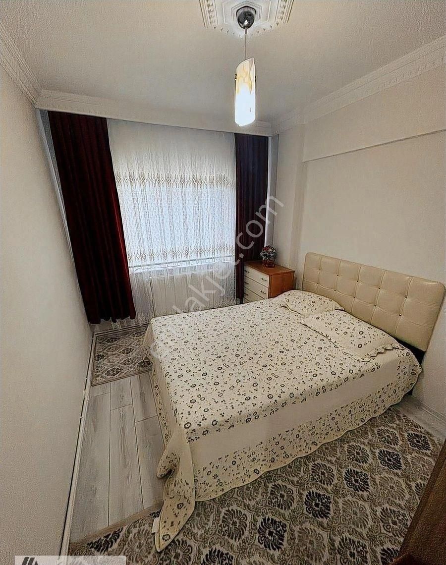 17 Eylül'de 90 M2 Masrafsız 2+1 Ara Kat Balkonlu Satılık Daire - Görsel 5